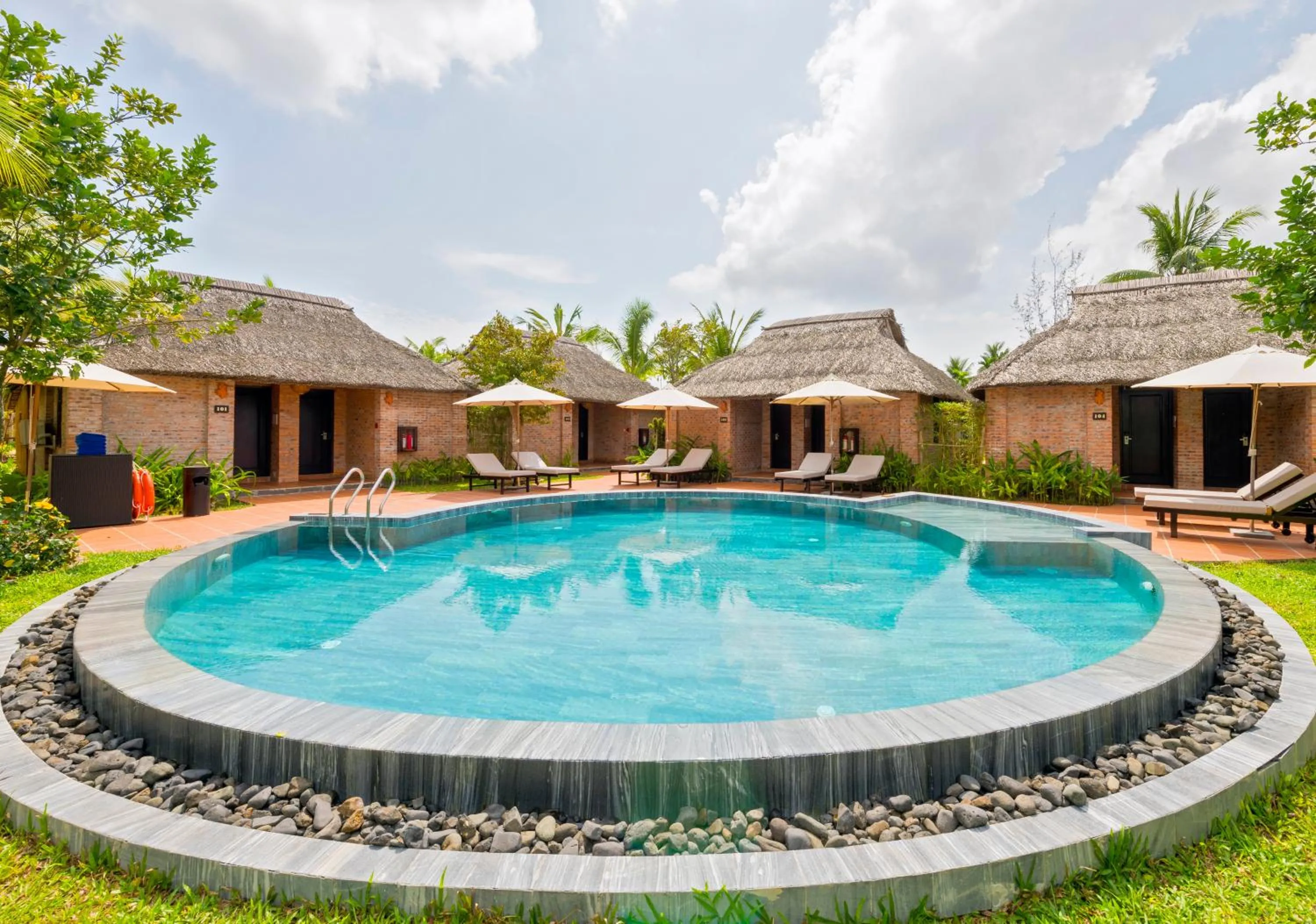 Swimming pool in ENSO Retreat Hoi An - Rediscovery & Serenity