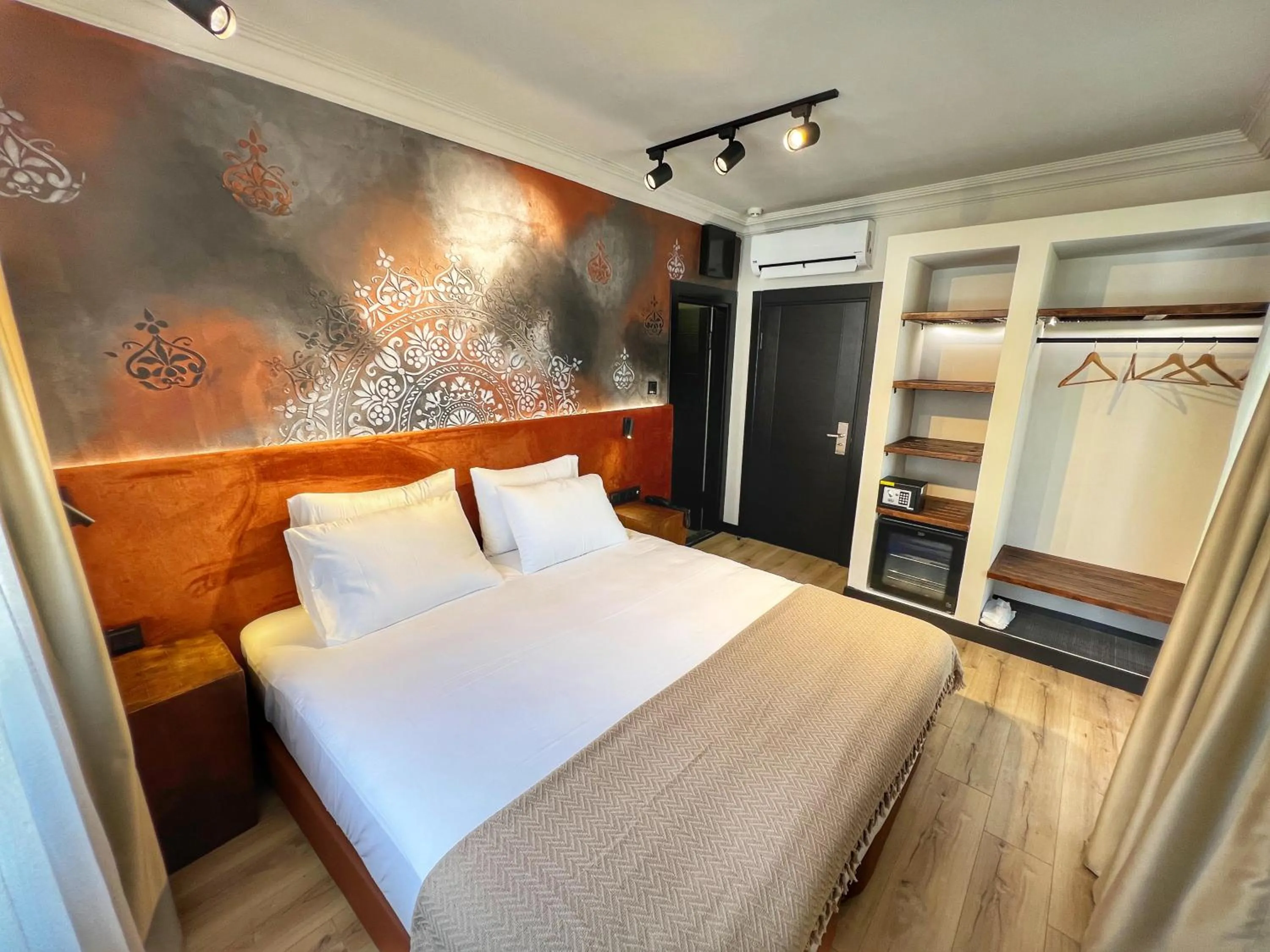 Photo of the whole room, Bed in Oji Hotel