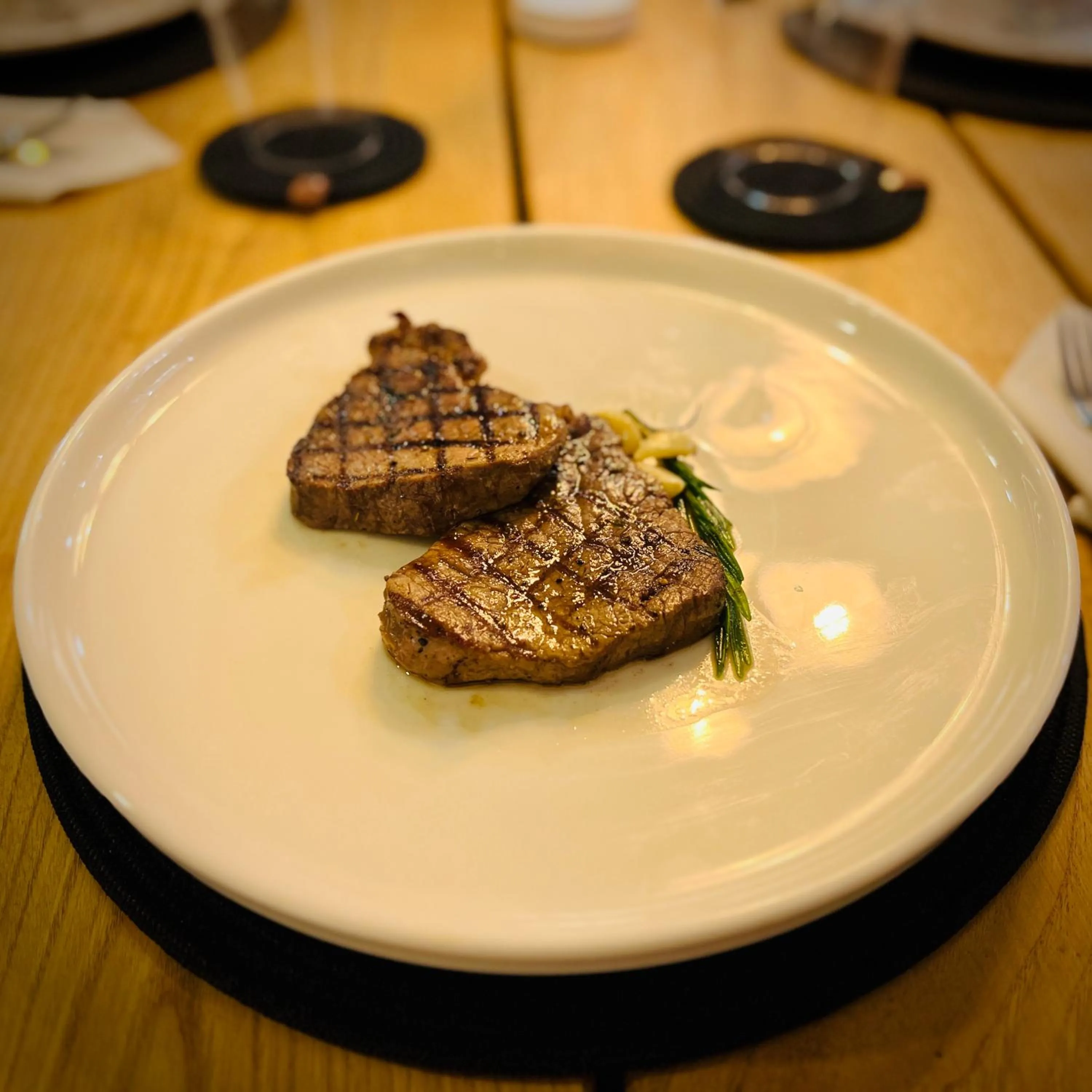 Restaurant/places to eat in Oji Hotel