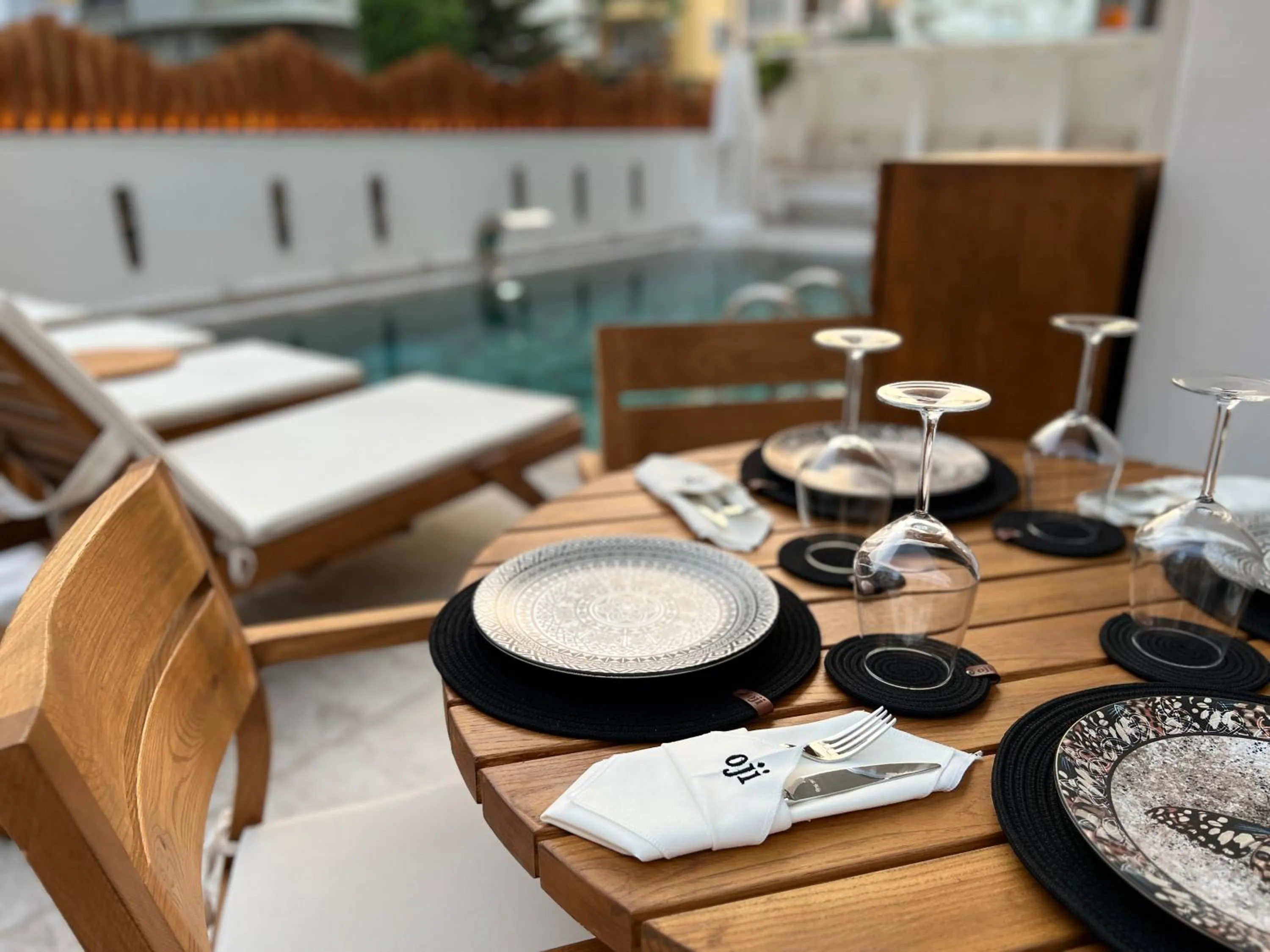 Restaurant/places to eat in Oji Hotel