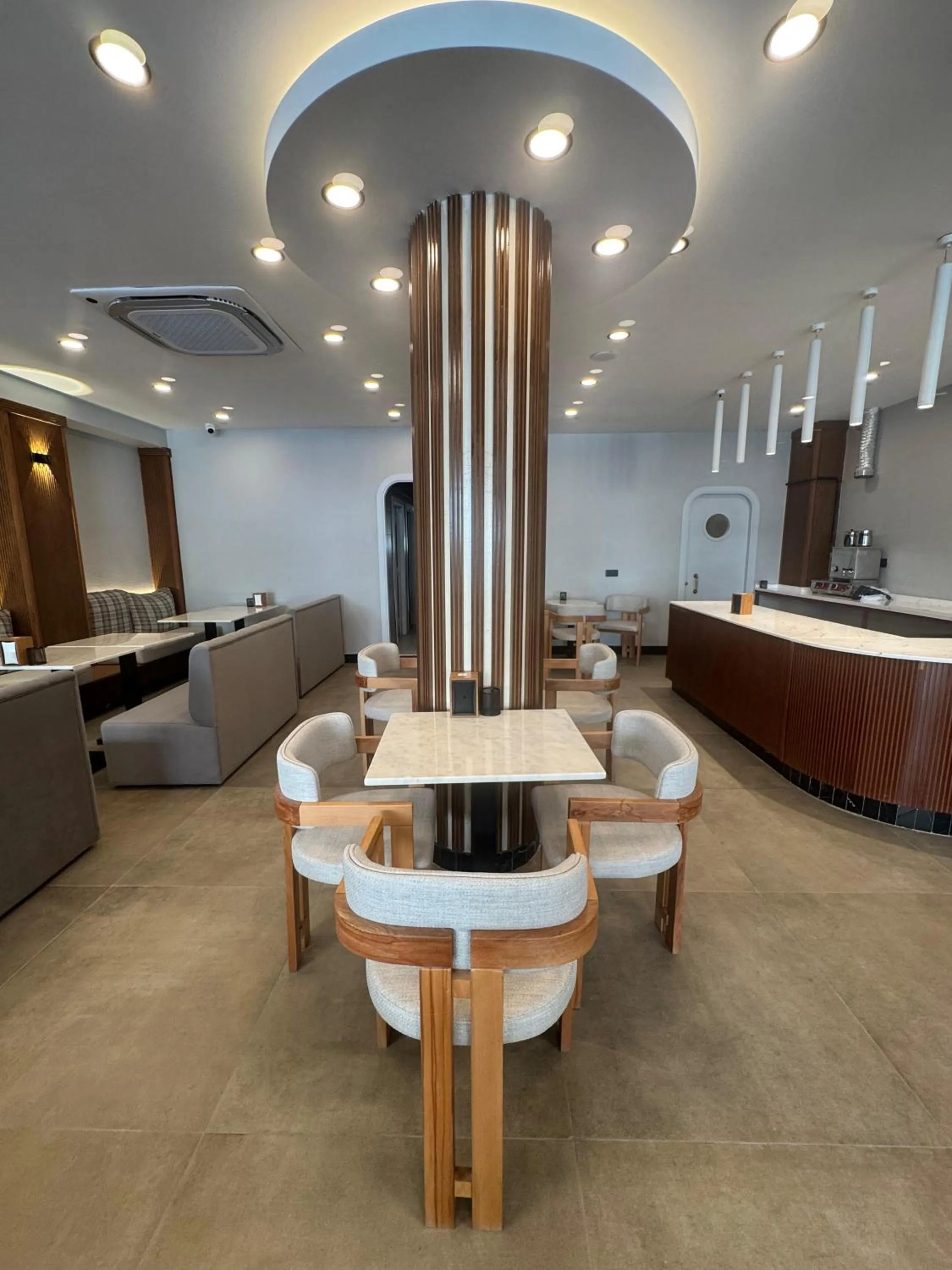 Restaurant/places to eat in Istanblu Hotel Ataşehir