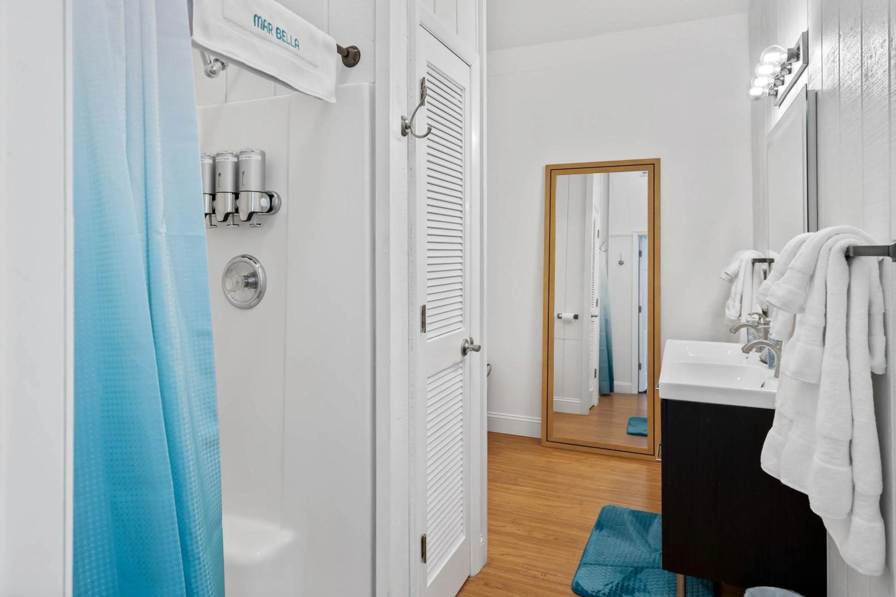 Shower in Mar Bella Boutique Hotel & Spa