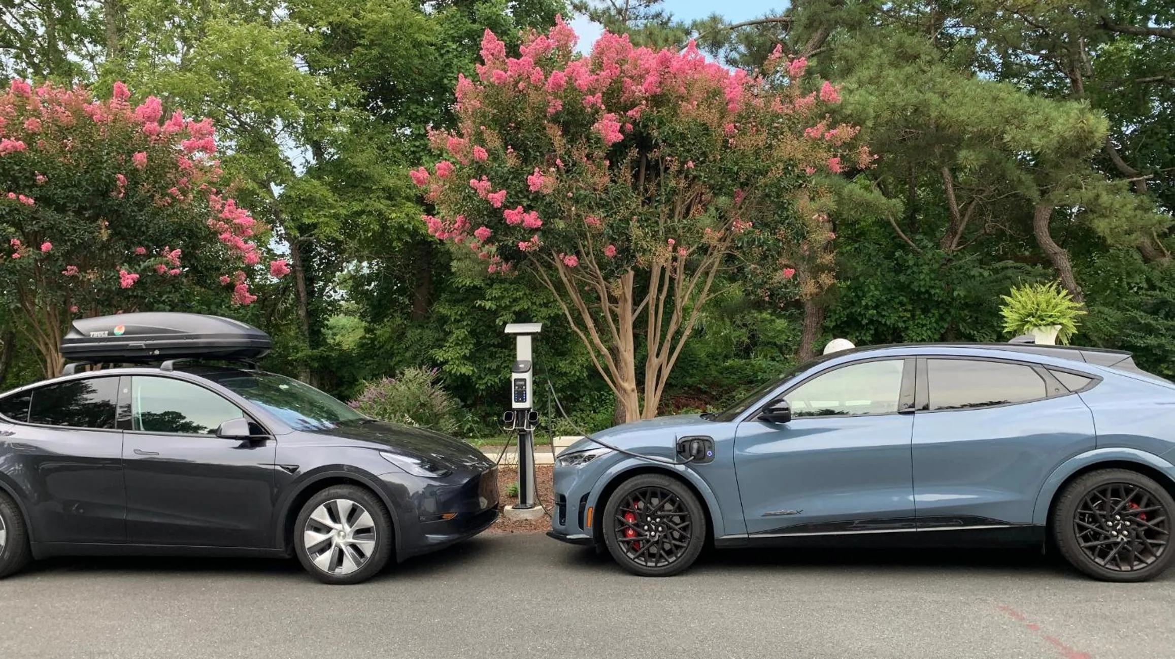 Parking in Mar Bella Boutique Hotel & Spa