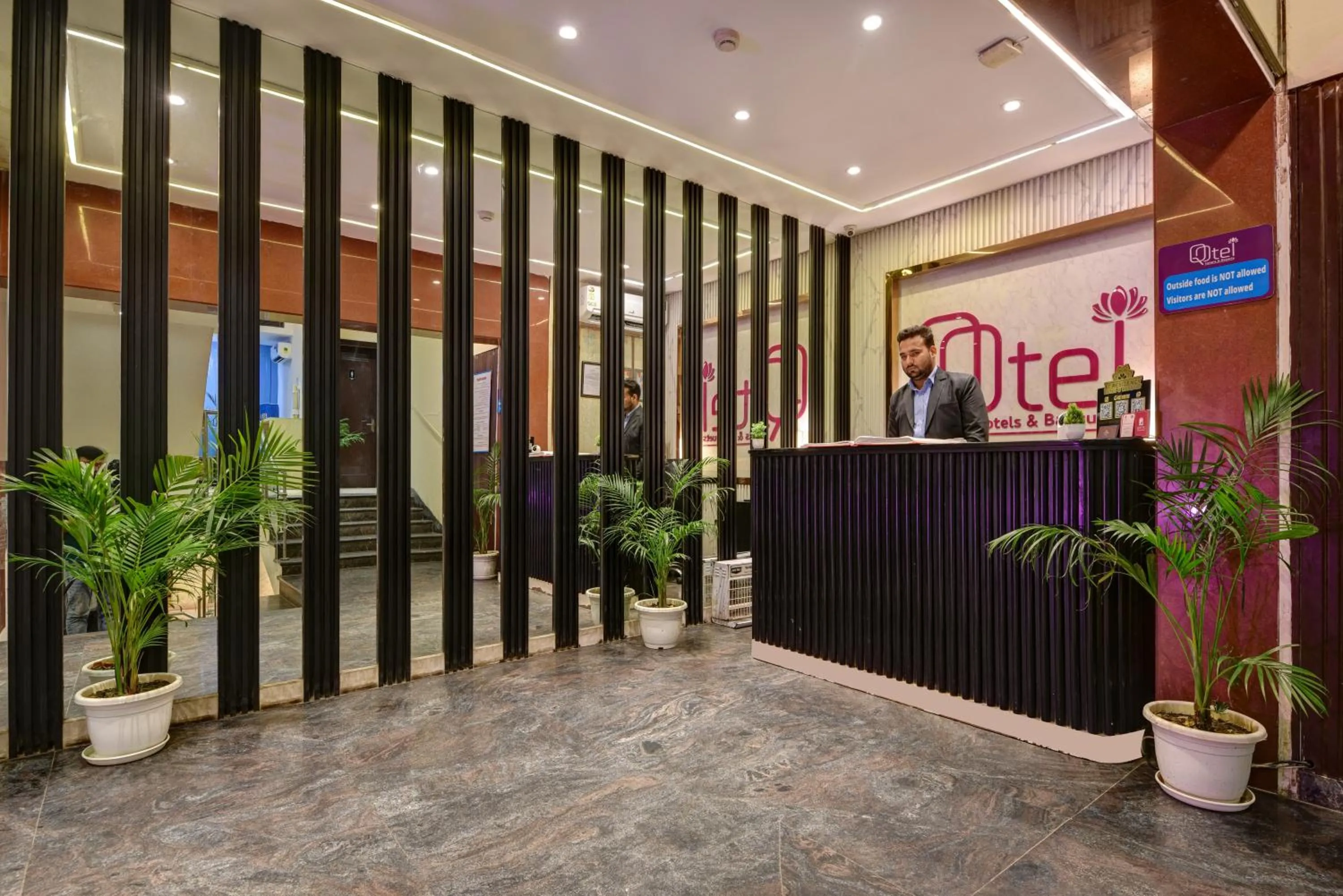 Lobby or reception in Qotel Comfort AT Residency Kaushambi Anand Vihar