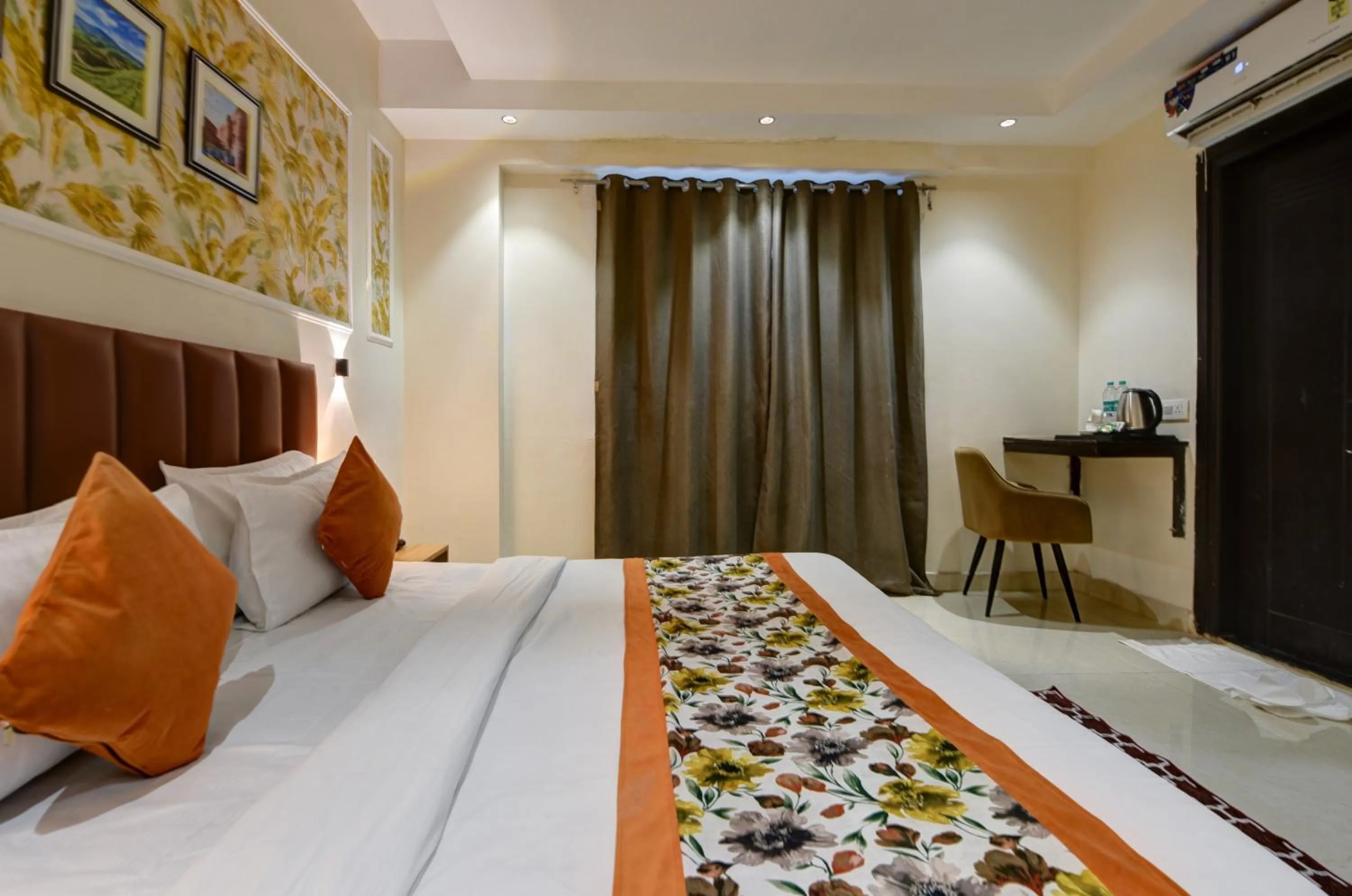 Bed in Qotel Comfort AT Residency Kaushambi Anand Vihar