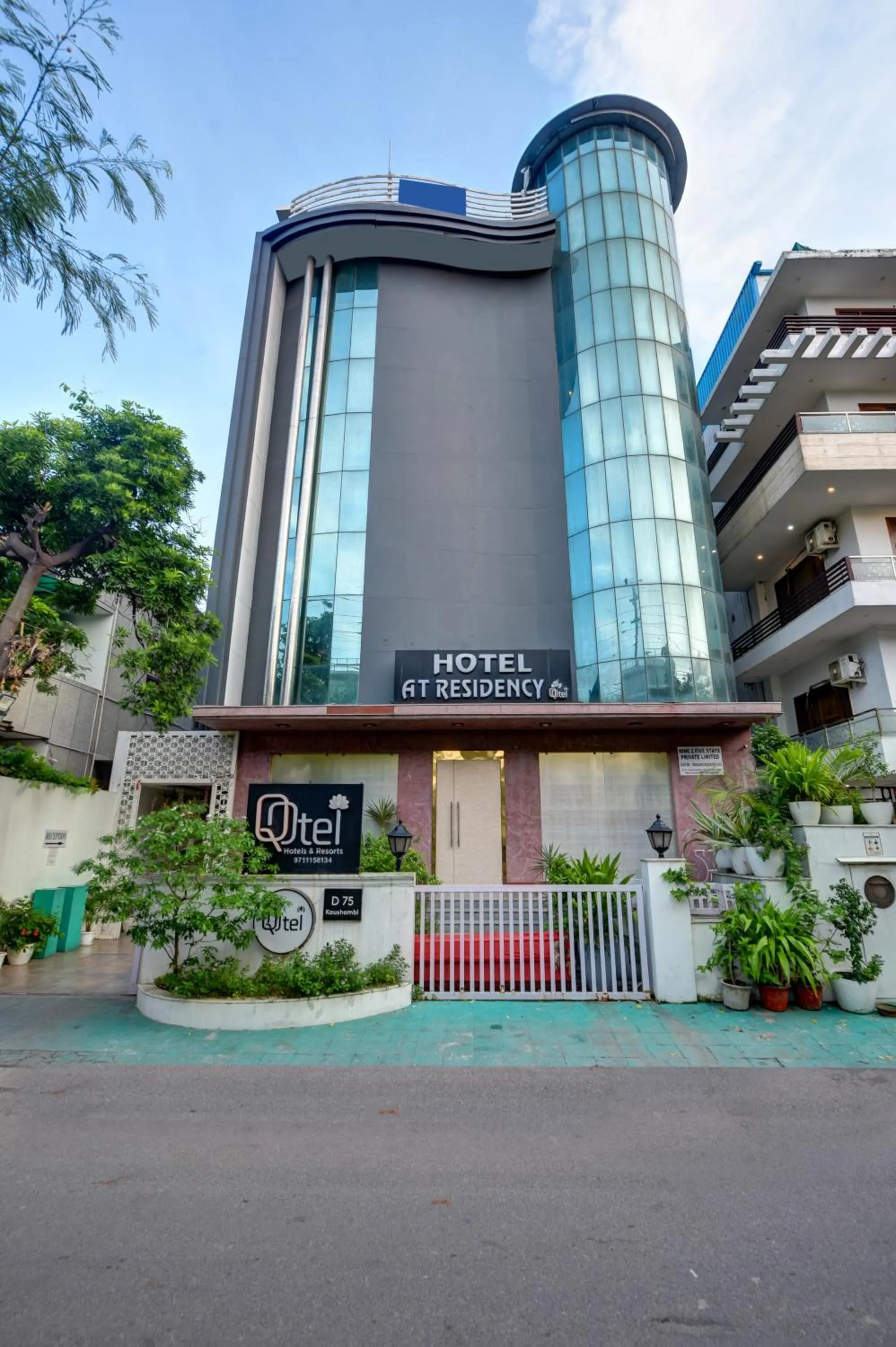 Property building in Qotel Comfort AT Residency Kaushambi Anand Vihar
