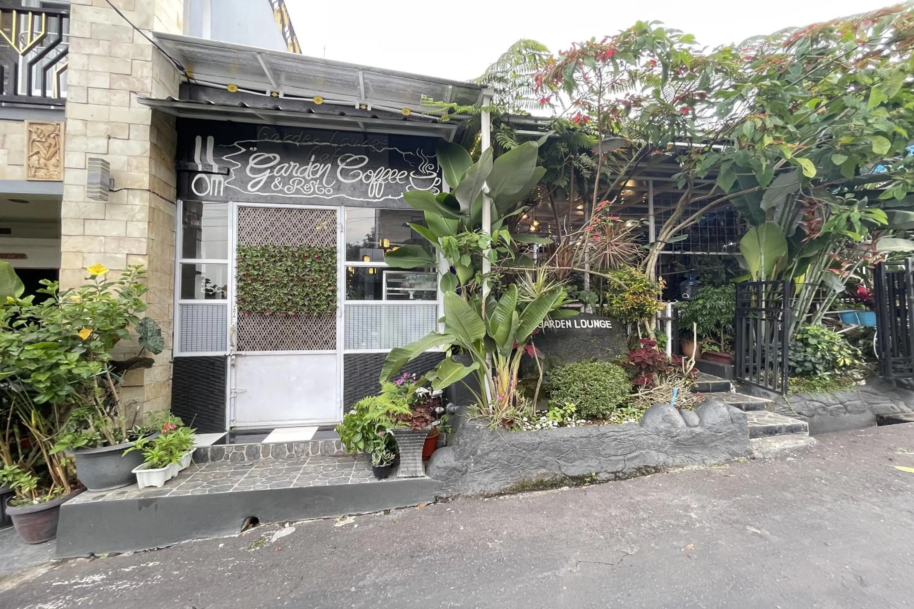 Property building in Garden Lounge Villa