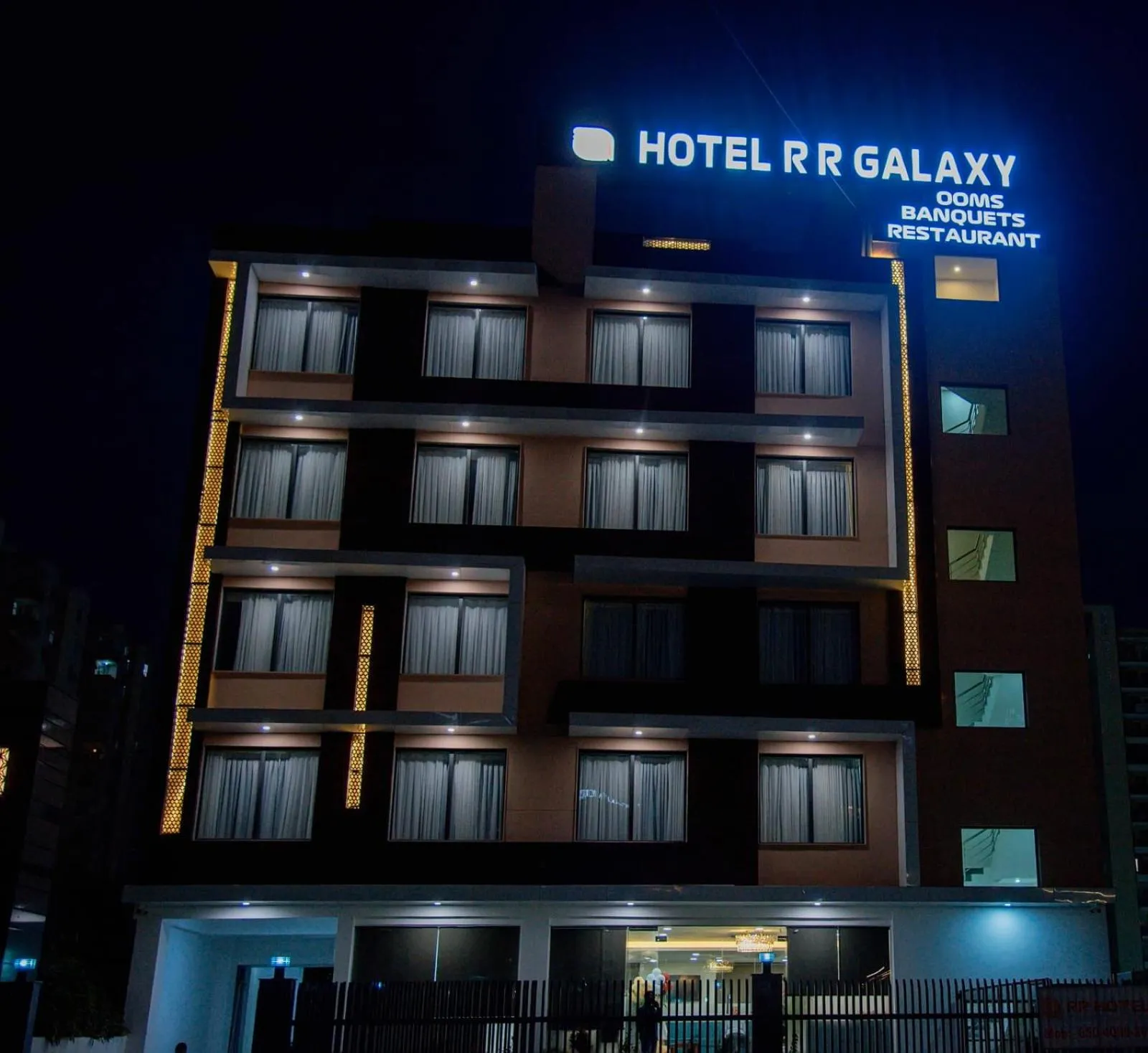 Restaurant/places to eat in RR Galaxy