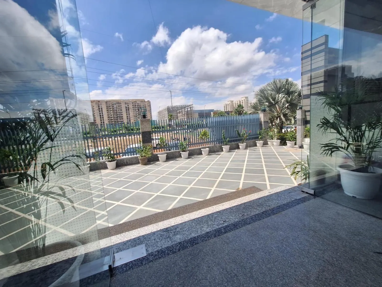 Facade/entrance in RR Galaxy