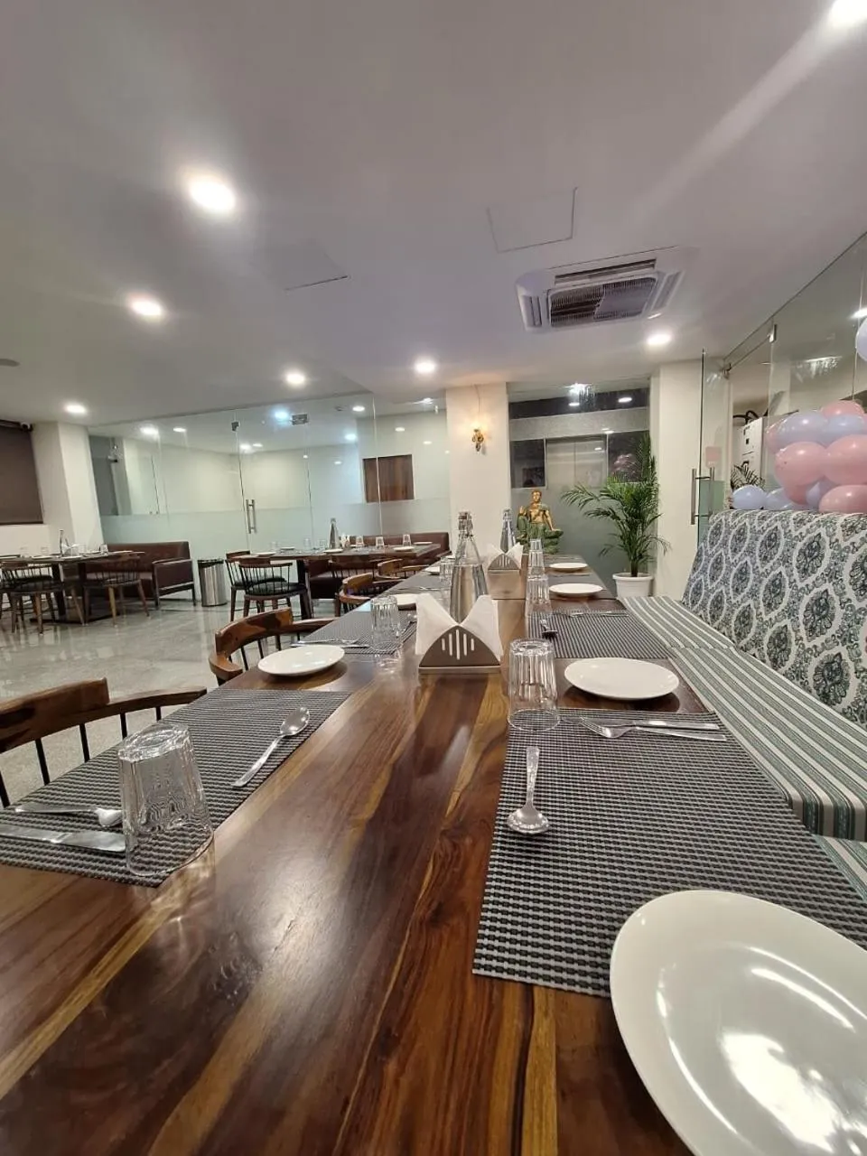 Restaurant/places to eat in RR Galaxy