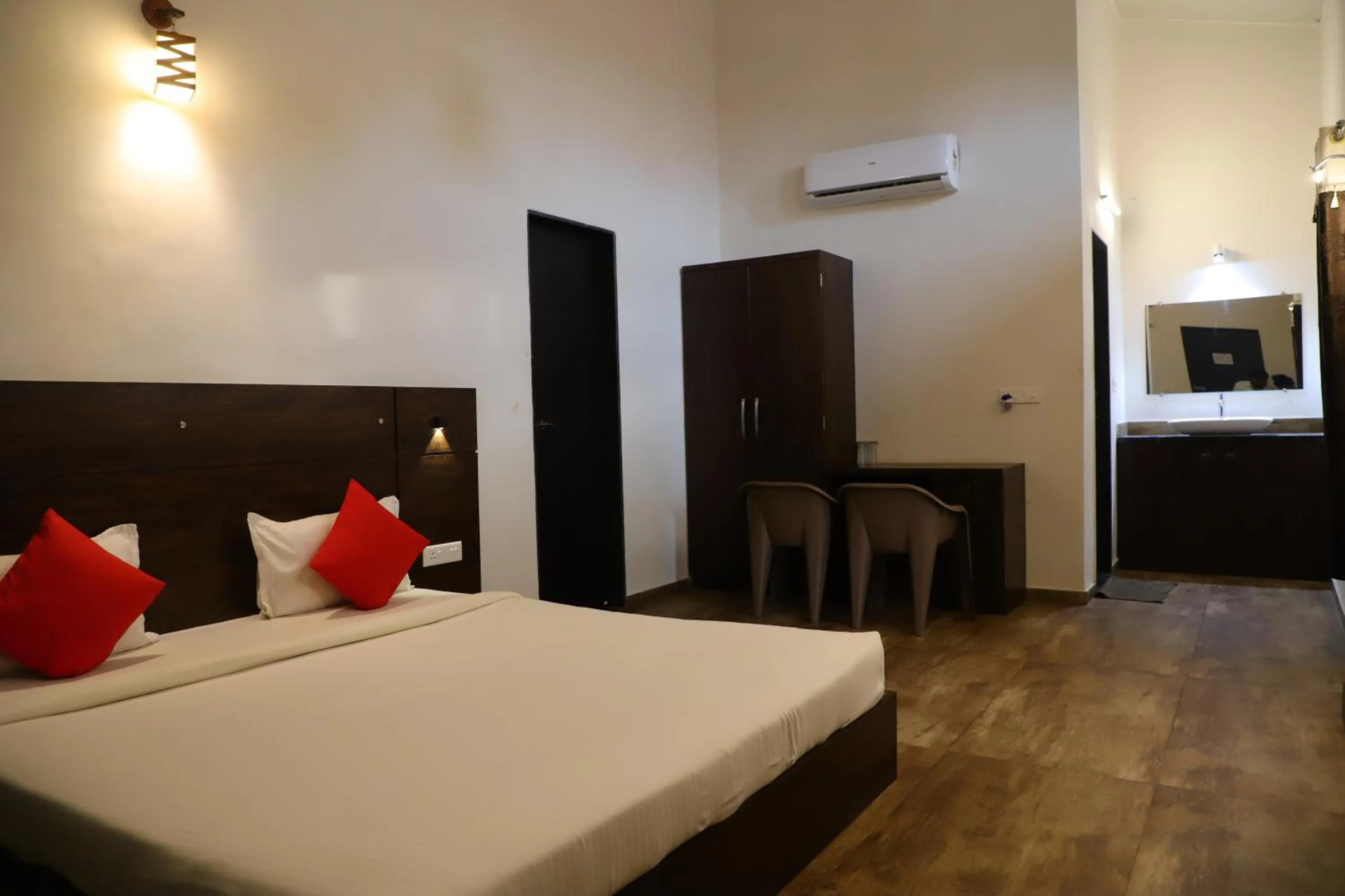 Bed in The Green Heritage Resort Igatpuri