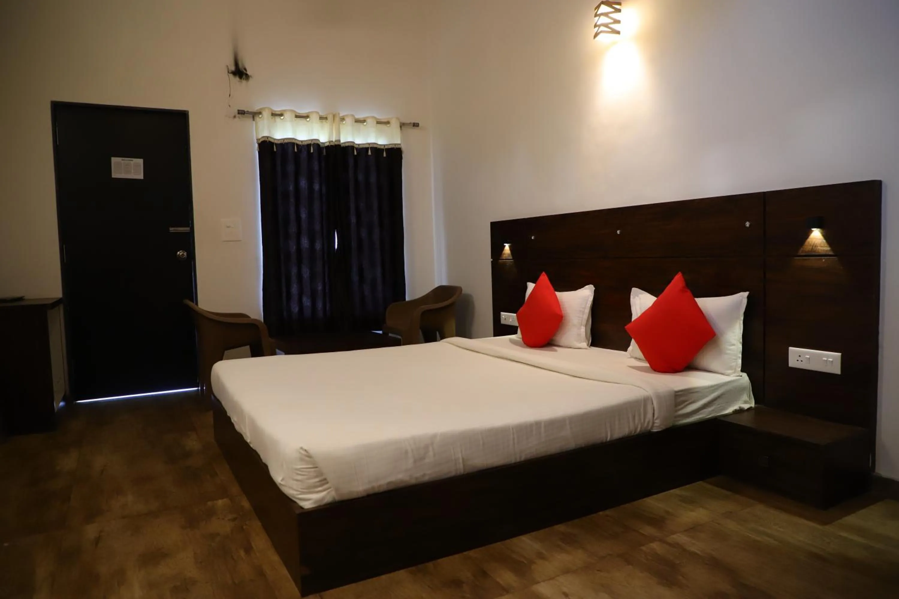 Bed in The Green Heritage Resort Igatpuri