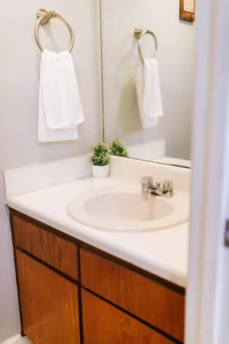 Cozy 3-Bed Athens Getaway, Right Near UGA!