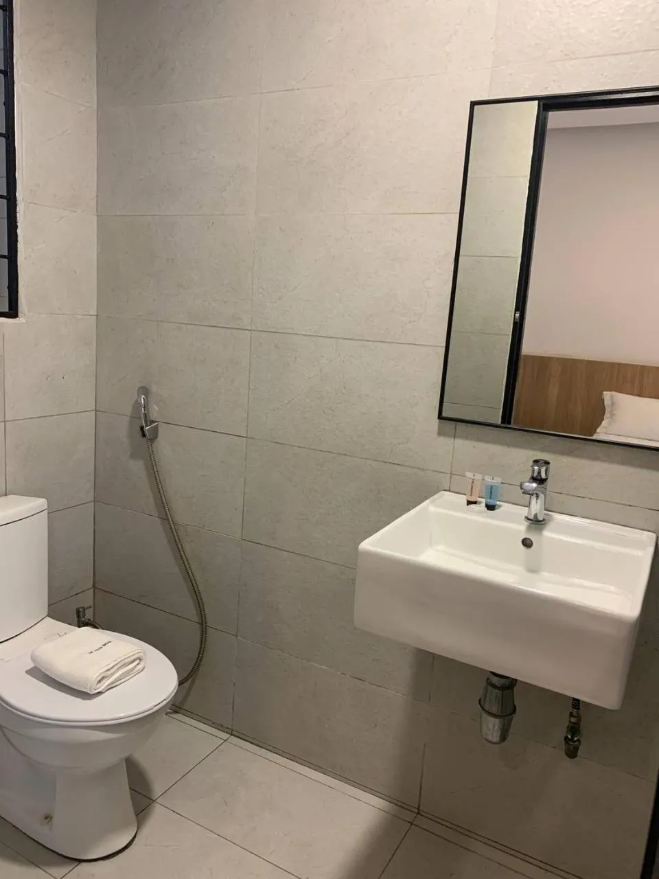 Shower in The Daily Hotel