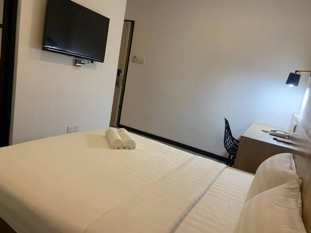 Bed in The Daily Hotel