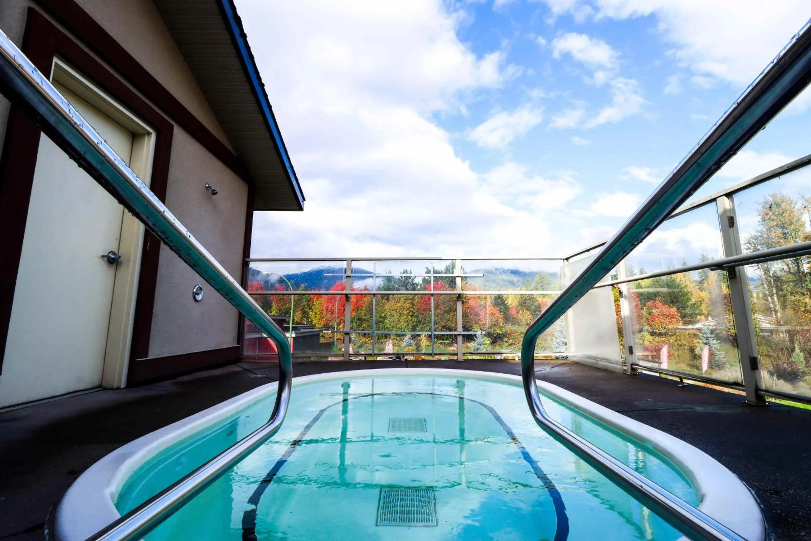 Hot Tub in Northwinds Hotel Revelstoke