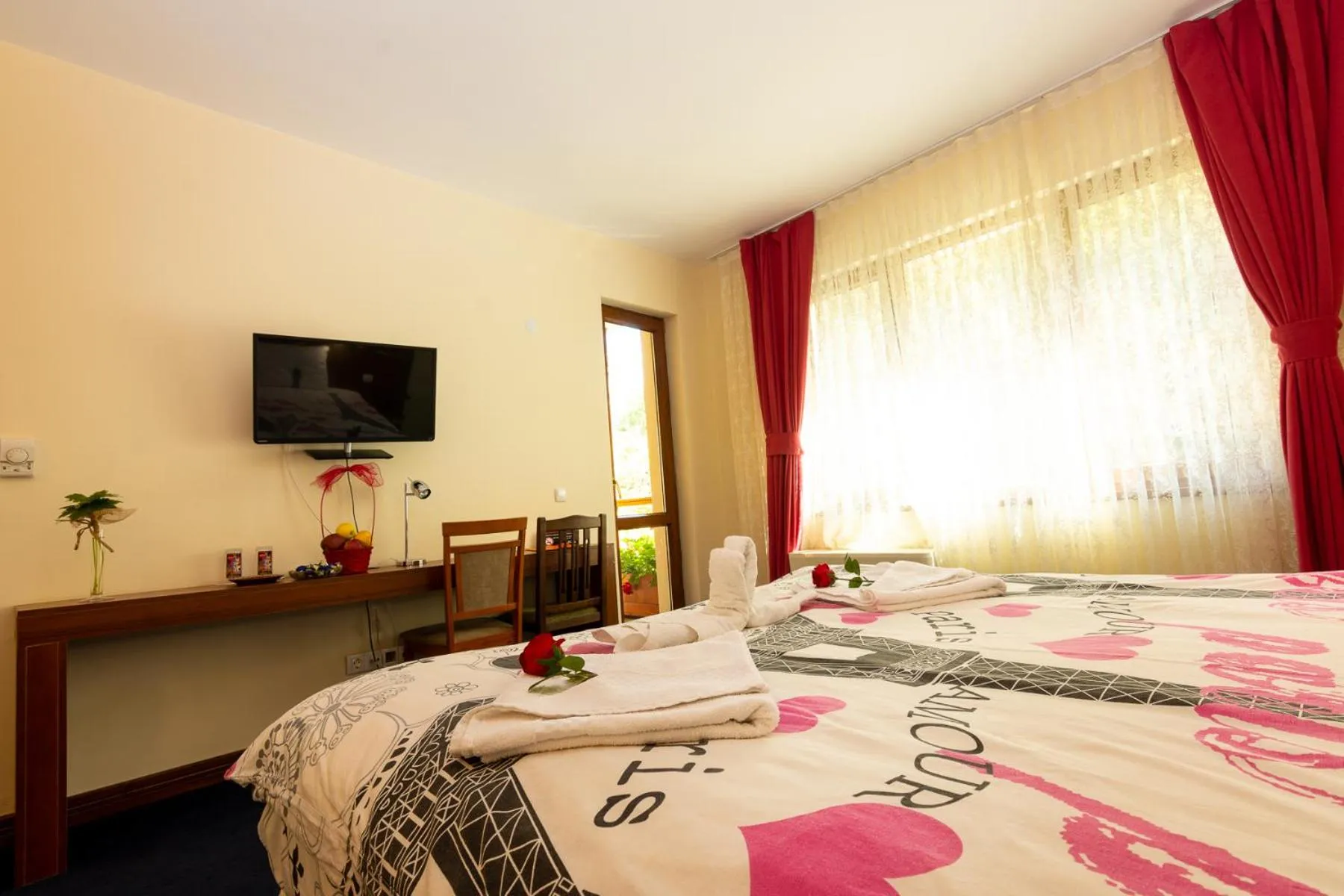 TV and multimedia, Bed in Hotel Saint Nedelya