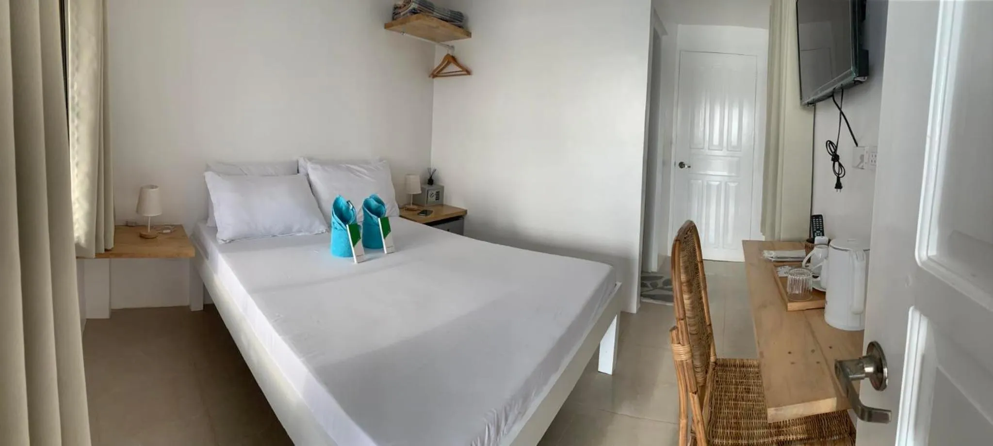 Bed in La Sirenne Inn