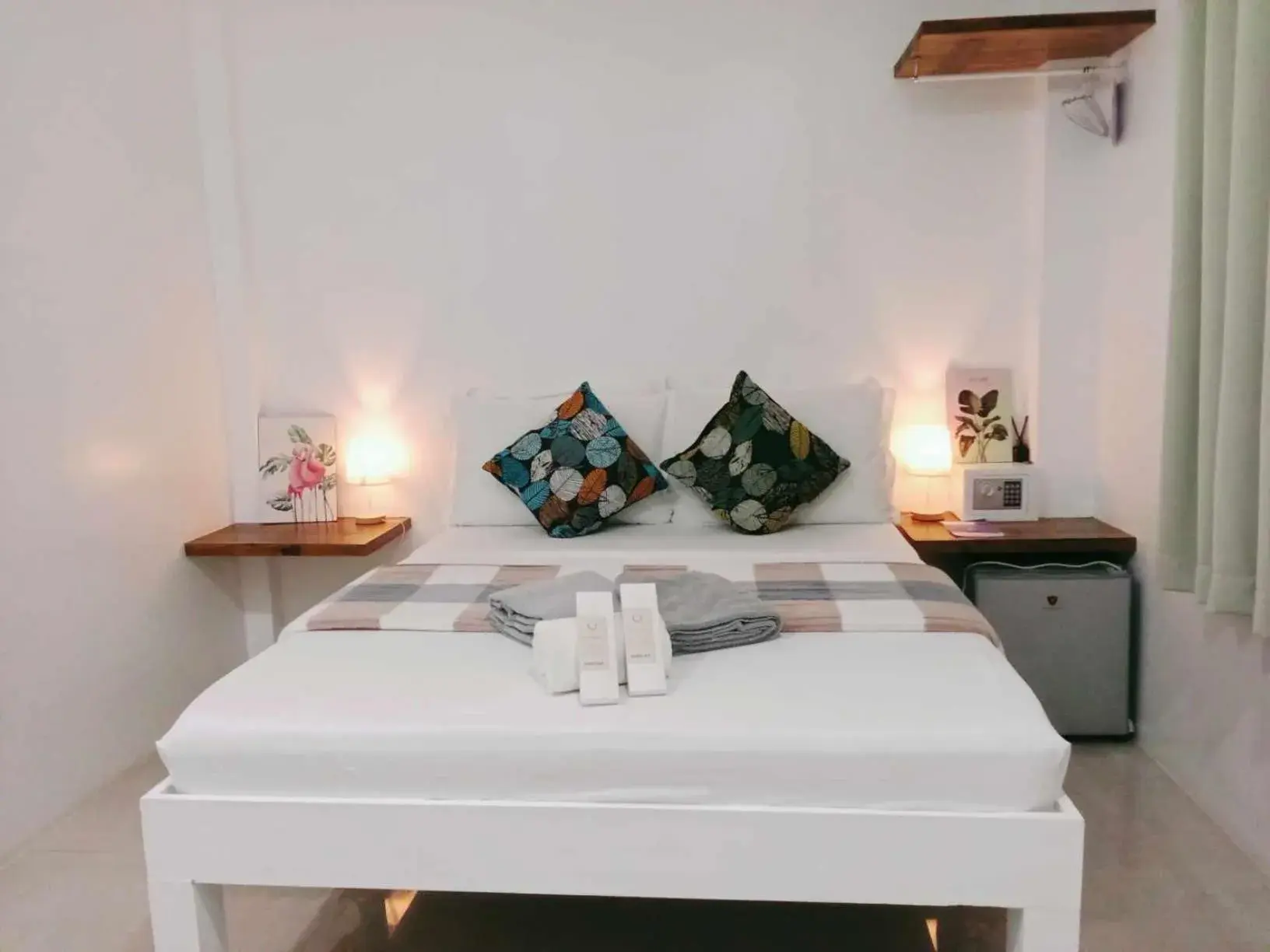 Standard Double Room in La Sirenne Inn Standard Double Room in La Sirenne Inn