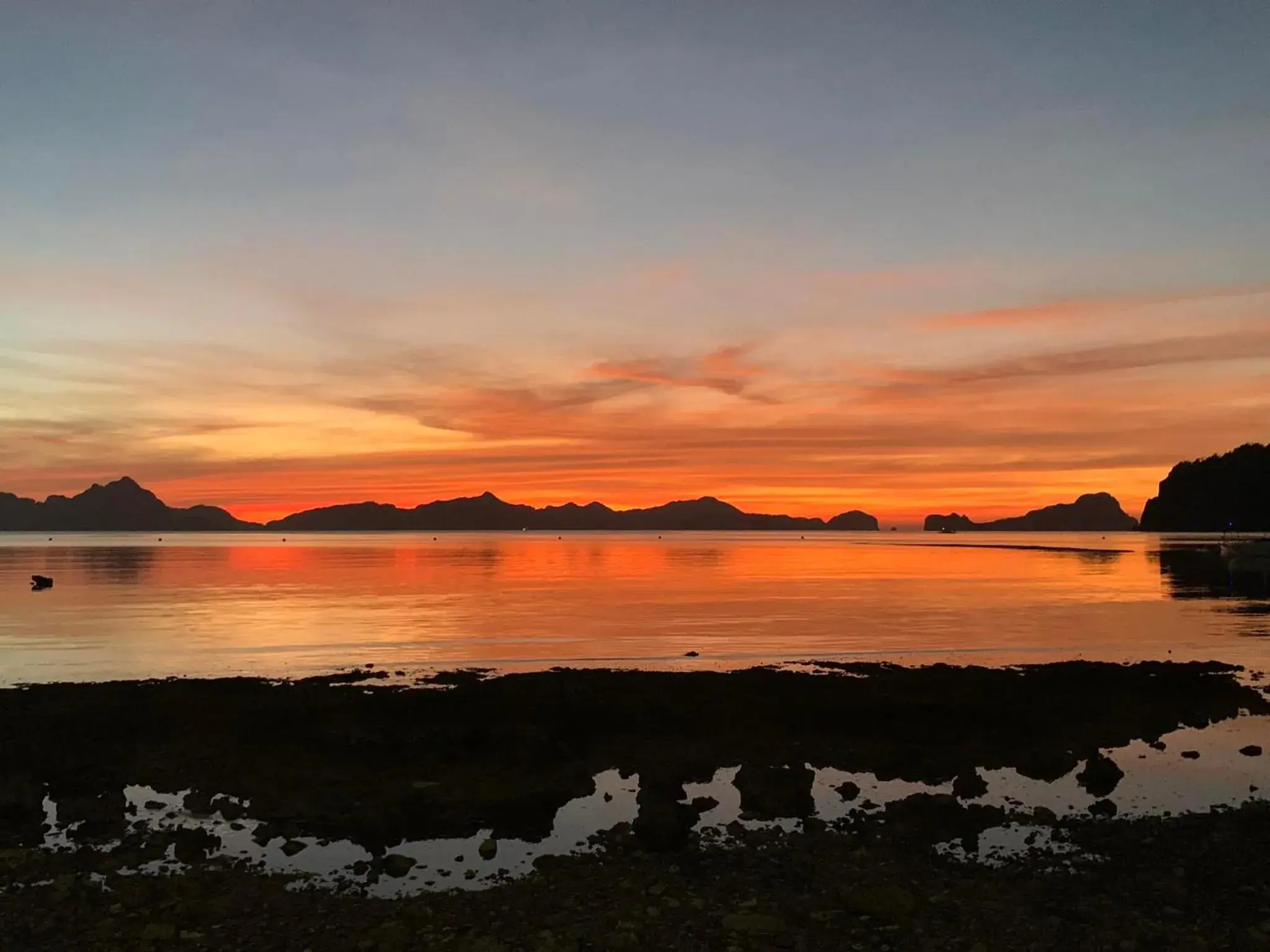 Family Room with Sea View in La Sirenne Inn Family Room with Sea View in La Sirenne Inn