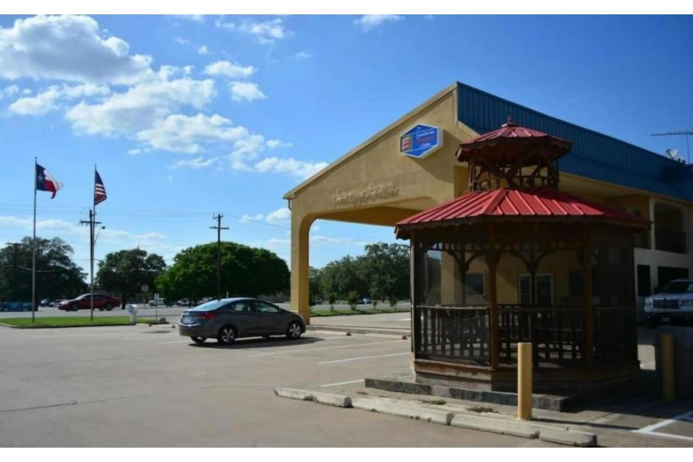 Facade/entrance in Hotel O Executive Inn & Suites Cuero Hwy 87