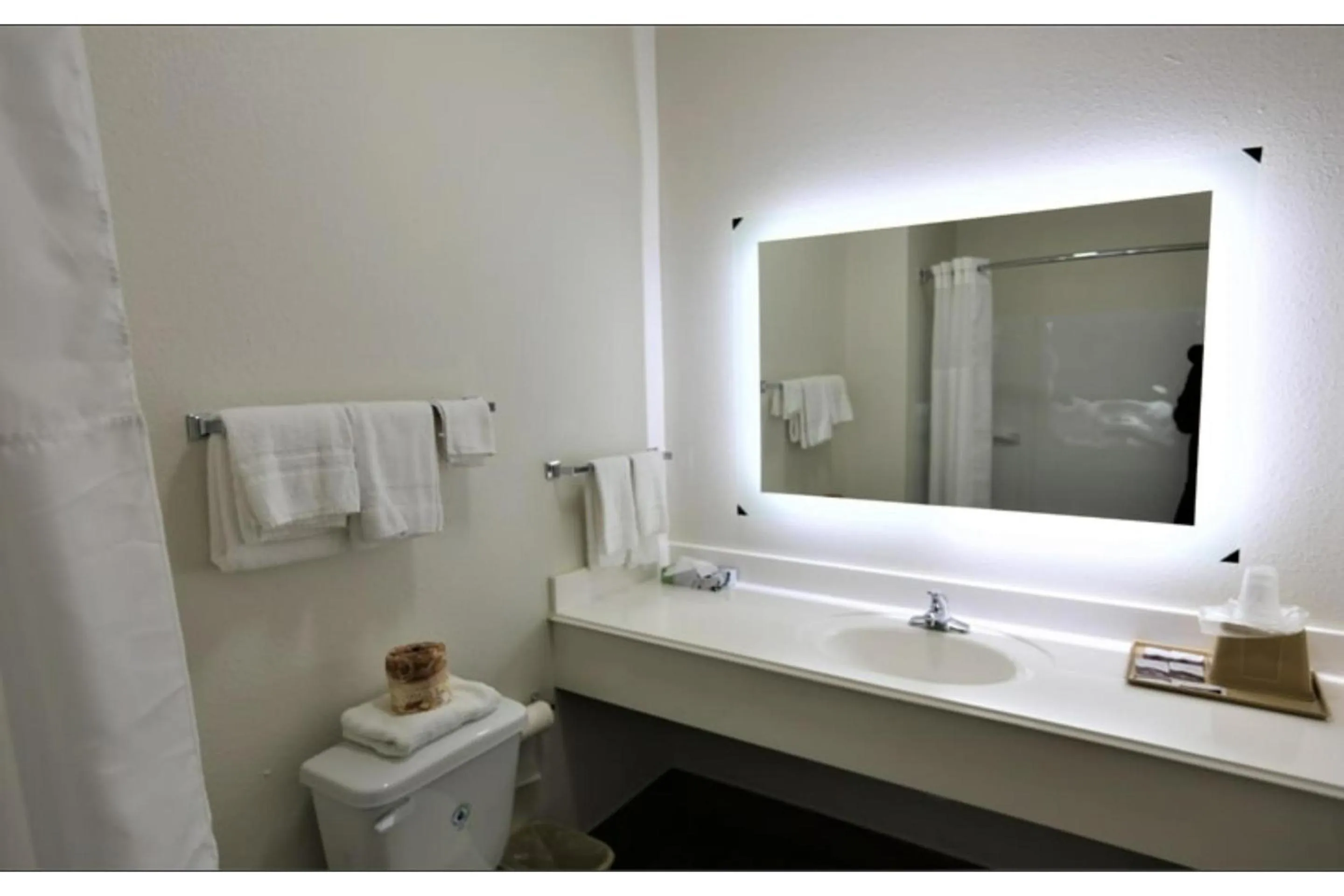 Bathroom in Hotel O Executive Inn & Suites Cuero Hwy 87