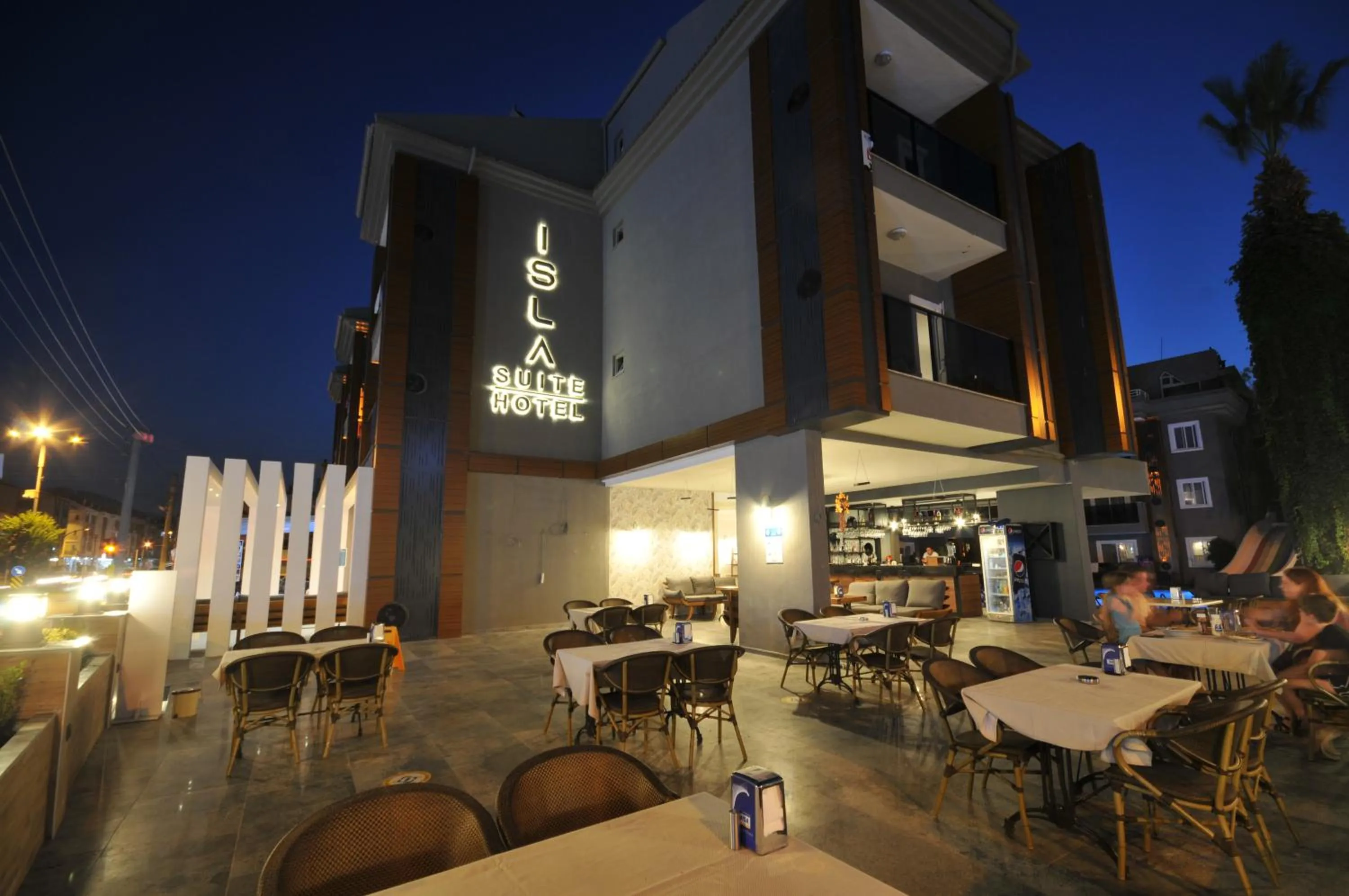 Property building in Isla Apart