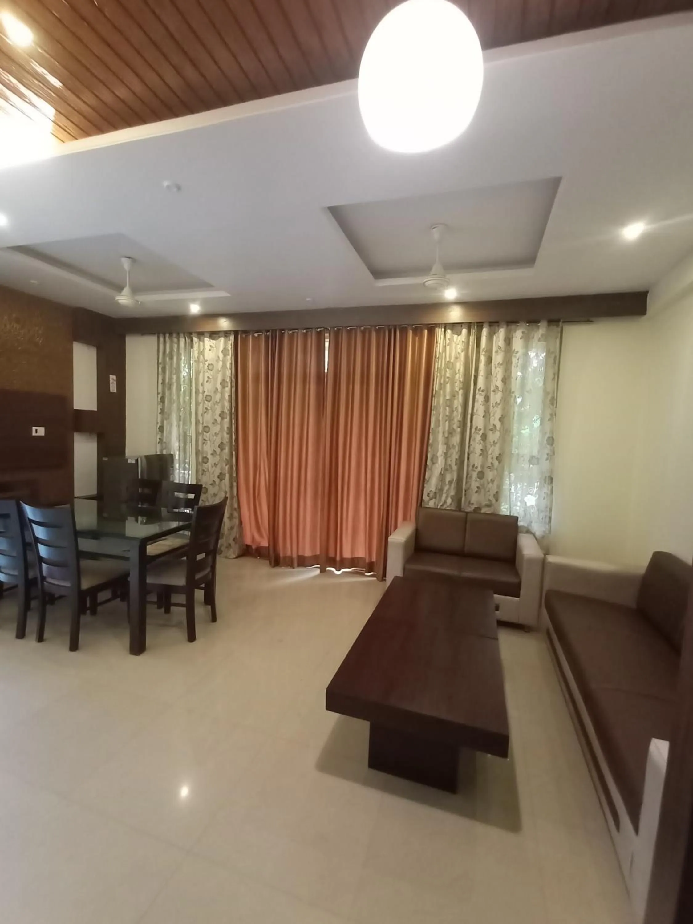 Living room in Hotel Oakwood mahabaleshwar