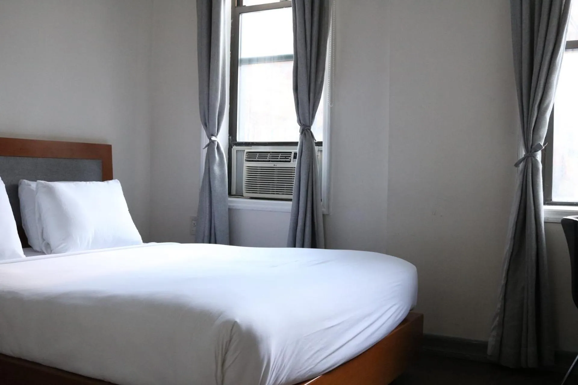 Bed in Midtown West Hotel