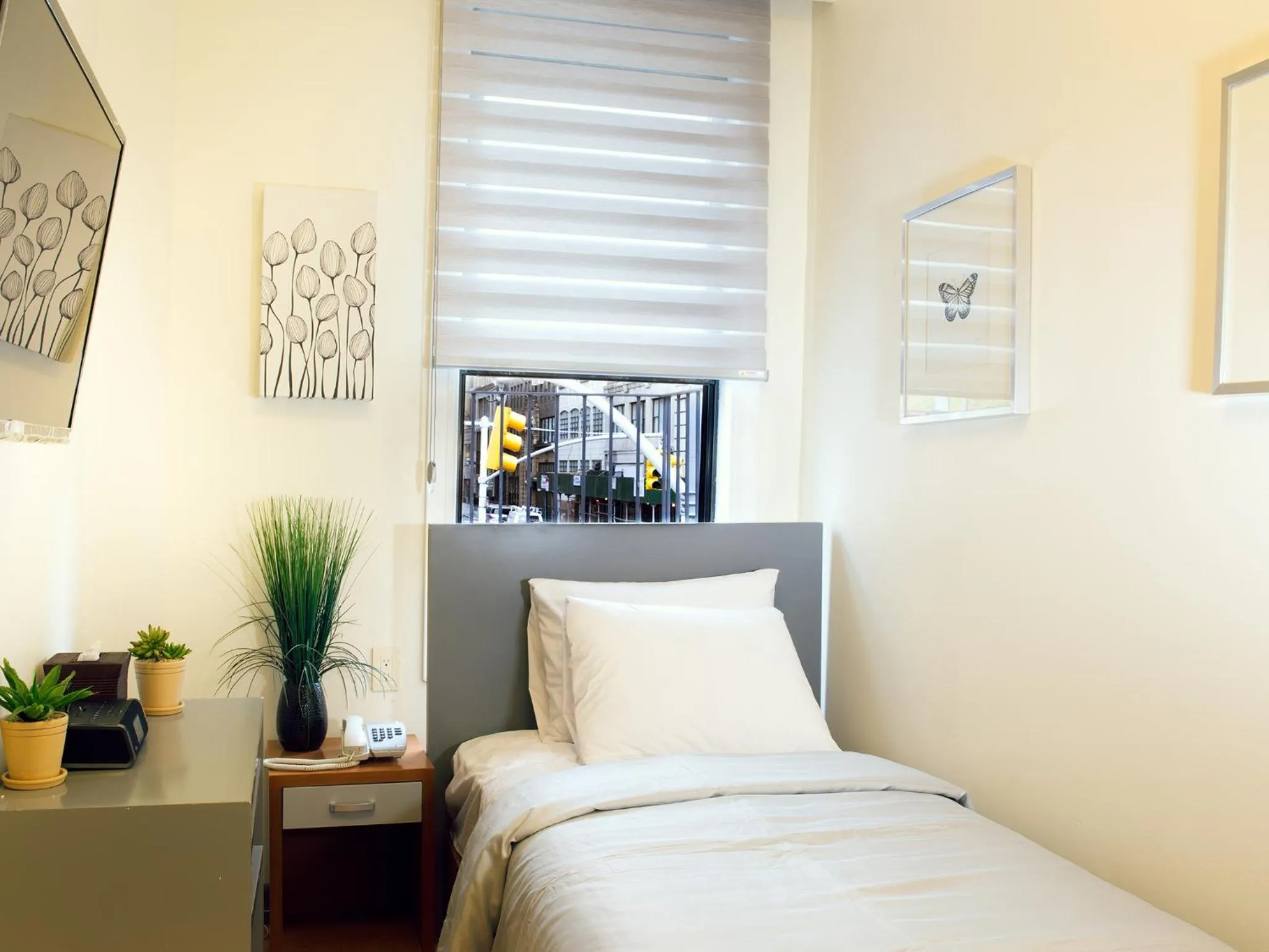 Bed in Midtown West Hotel