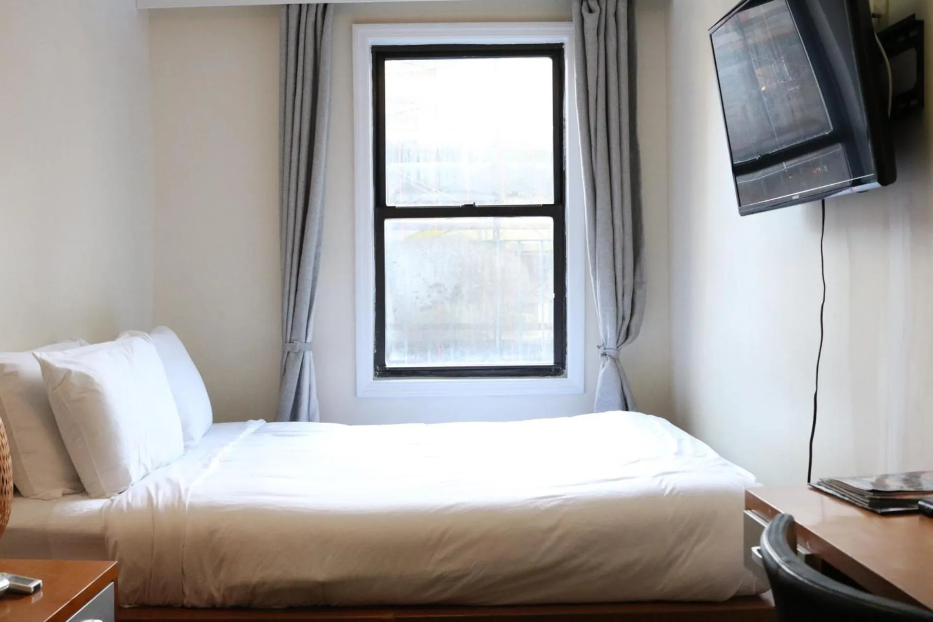 Bed in Midtown West Hotel