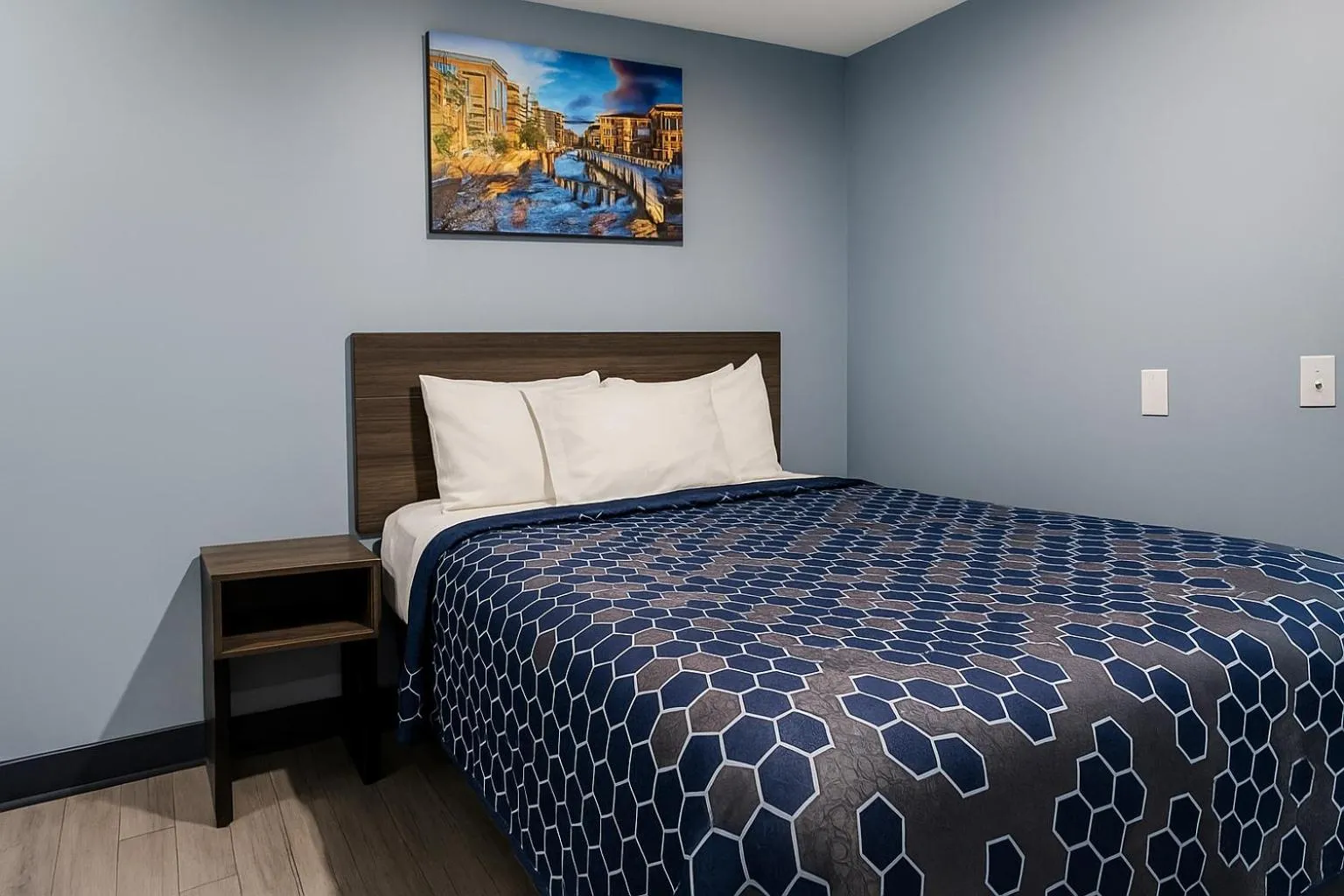 Bed in Hillsboro Inn & Suites