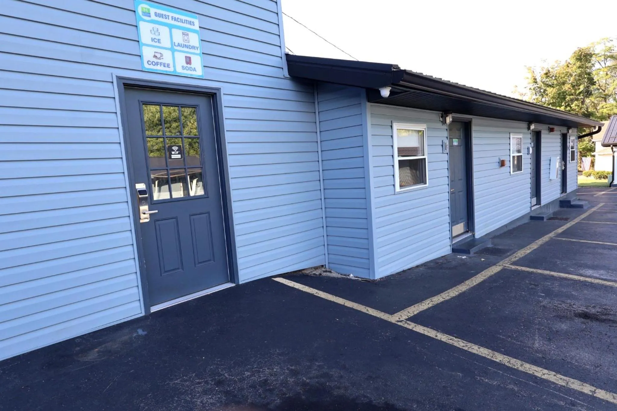 Hillsboro Inn & Suites