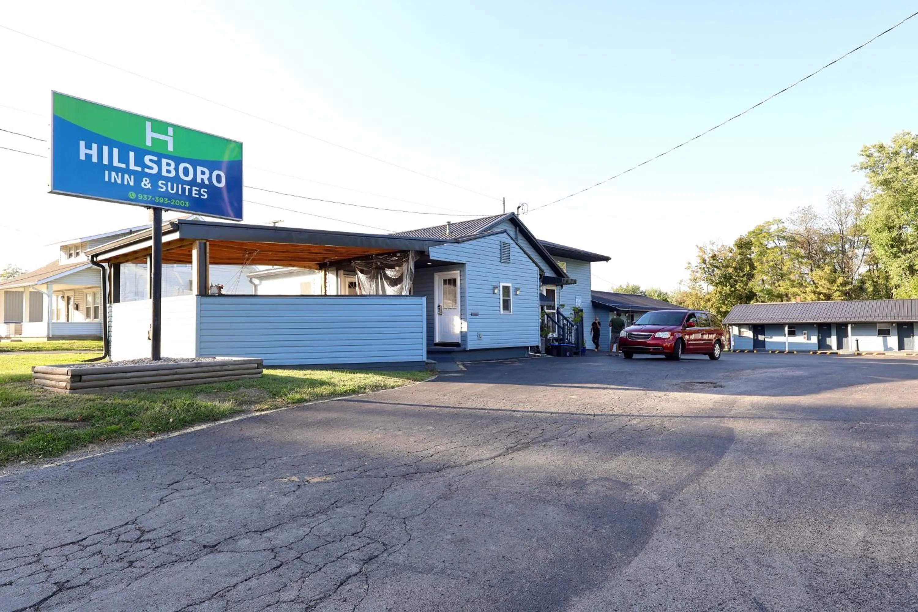 Hillsboro Inn & Suites