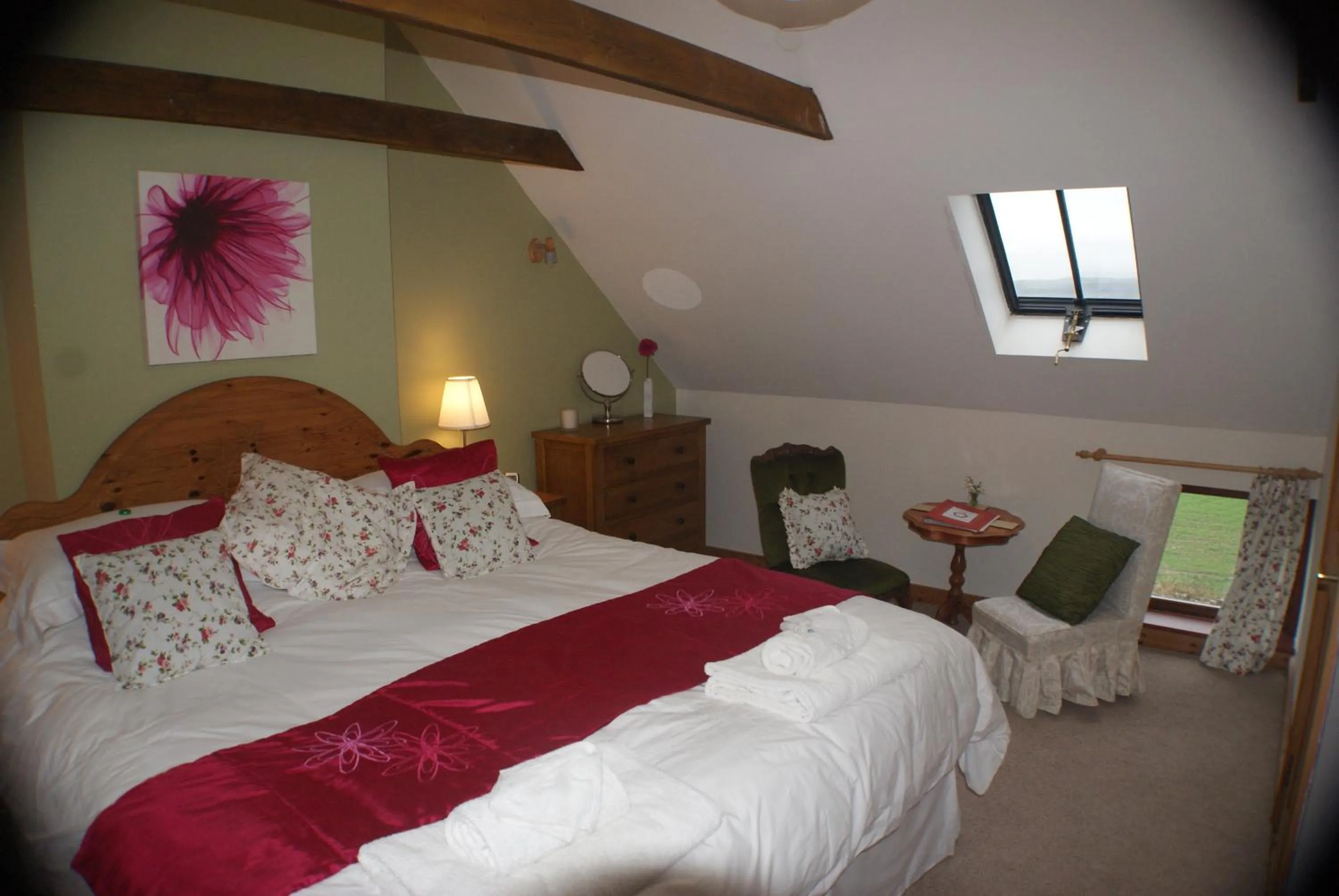 Photo of the whole room, Bed in Knockaloe Beg Farm