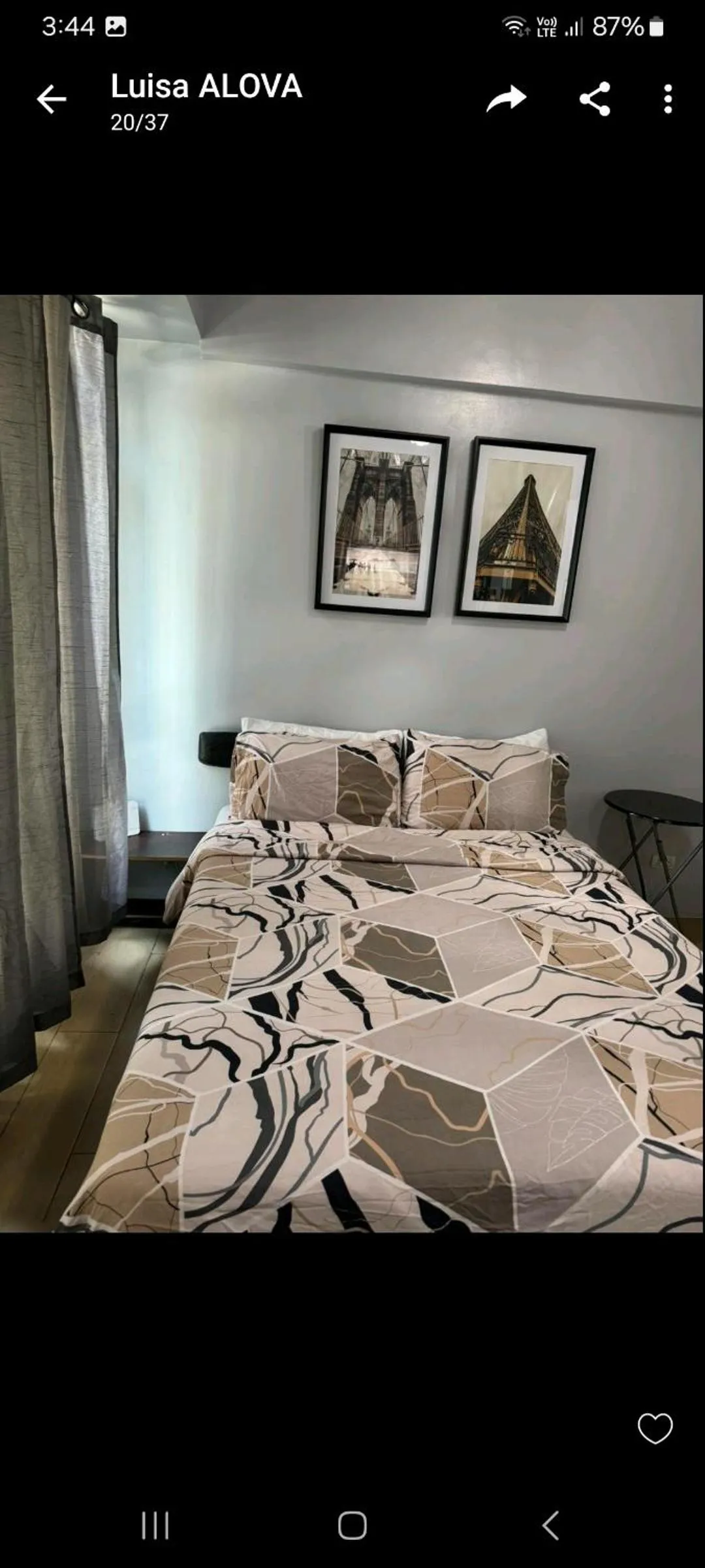 Bed in Henry's Newport Deluxe Condotel