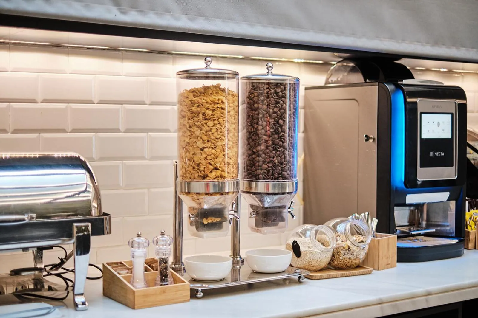 Food and drinks in Hotel Lux Santiago