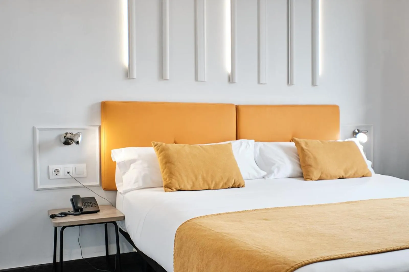 Bedroom, Bed in Hotel Lux Santiago