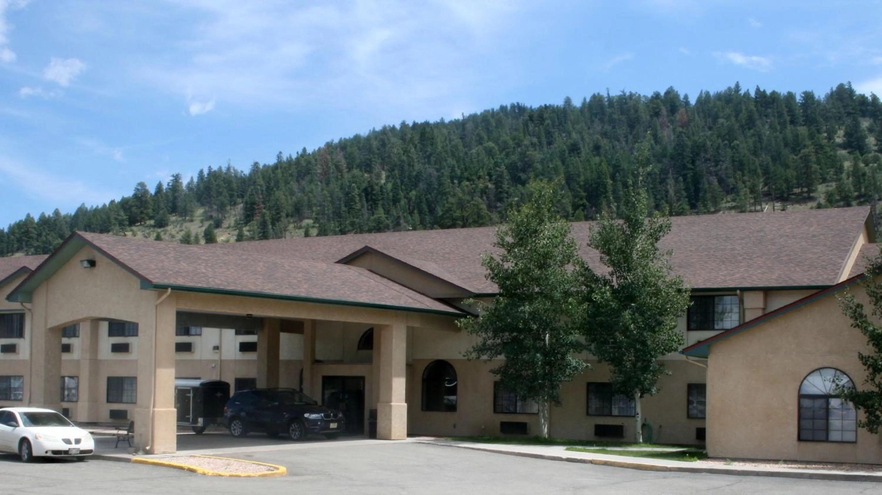 Property building in Quality Inn & Suites