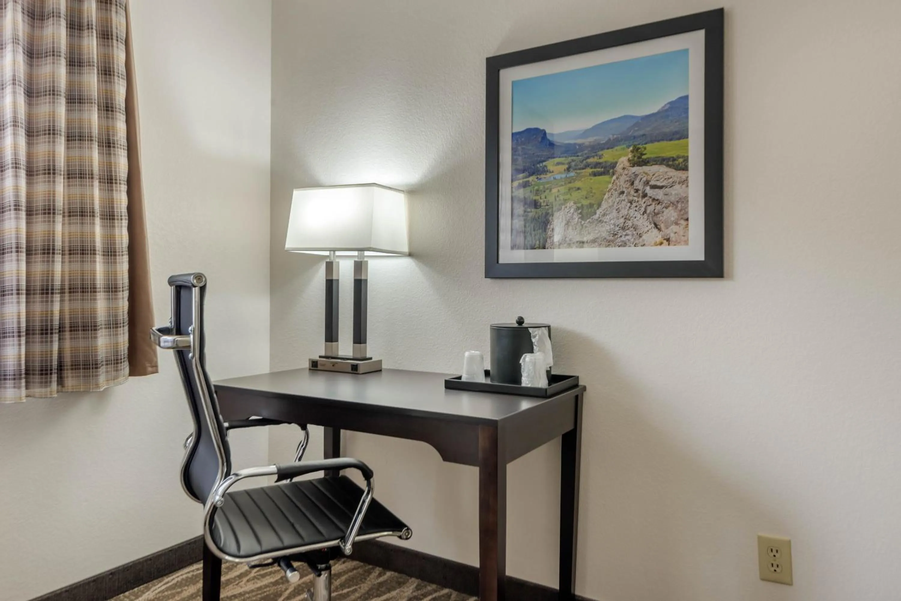 hair dresser in Quality Inn & Suites