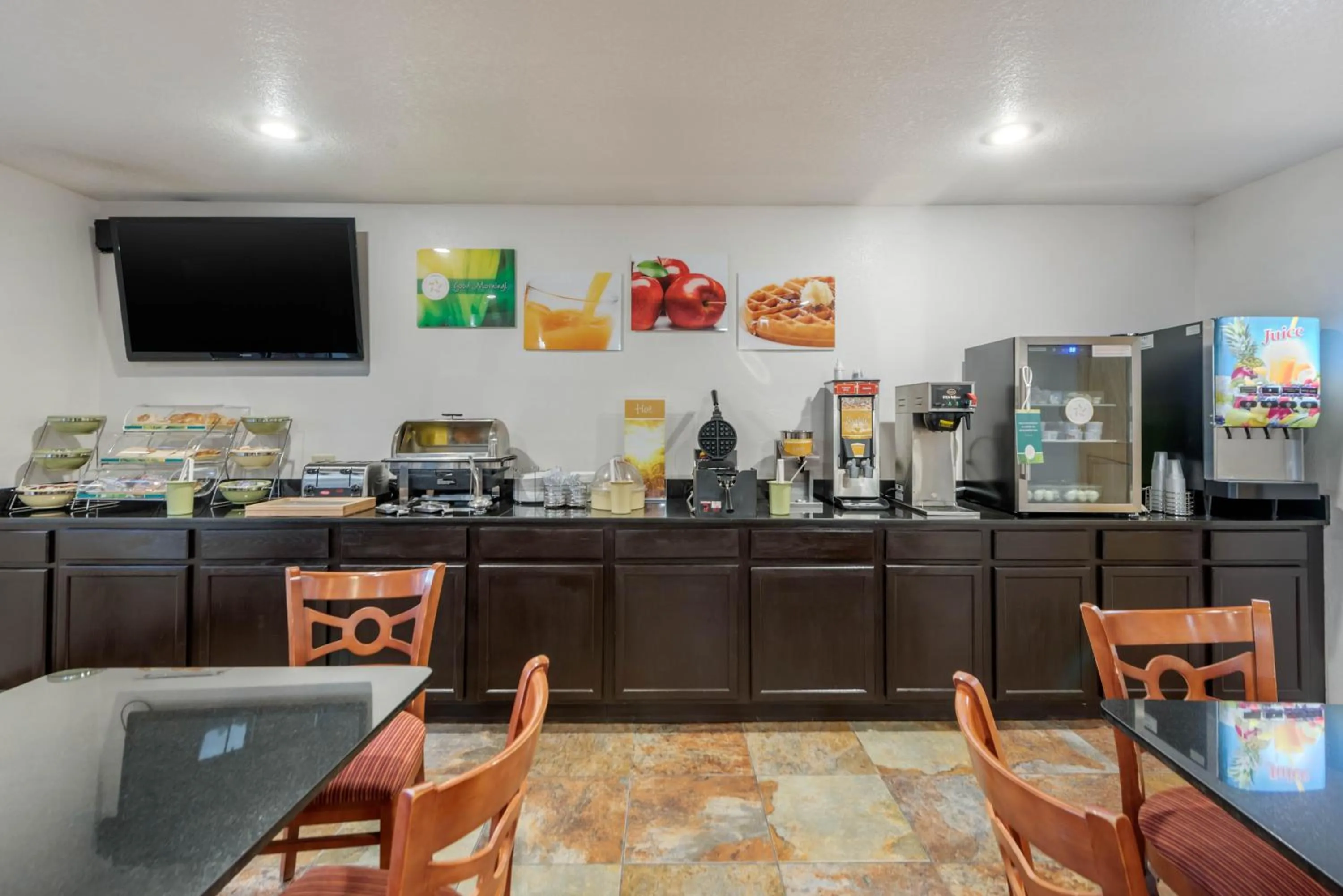 Food and drinks in Quality Inn & Suites