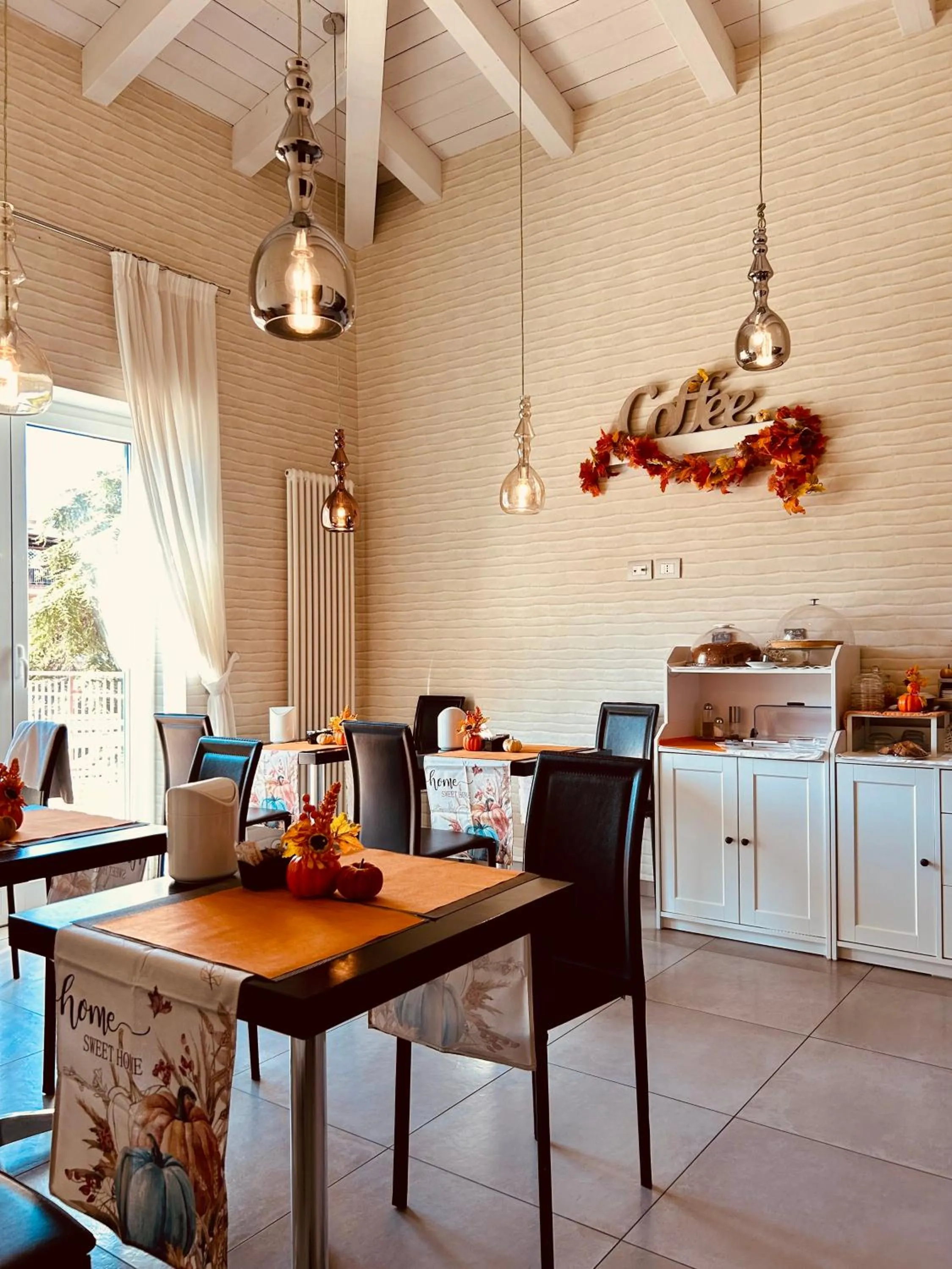 Breakfast in Gemini Suite