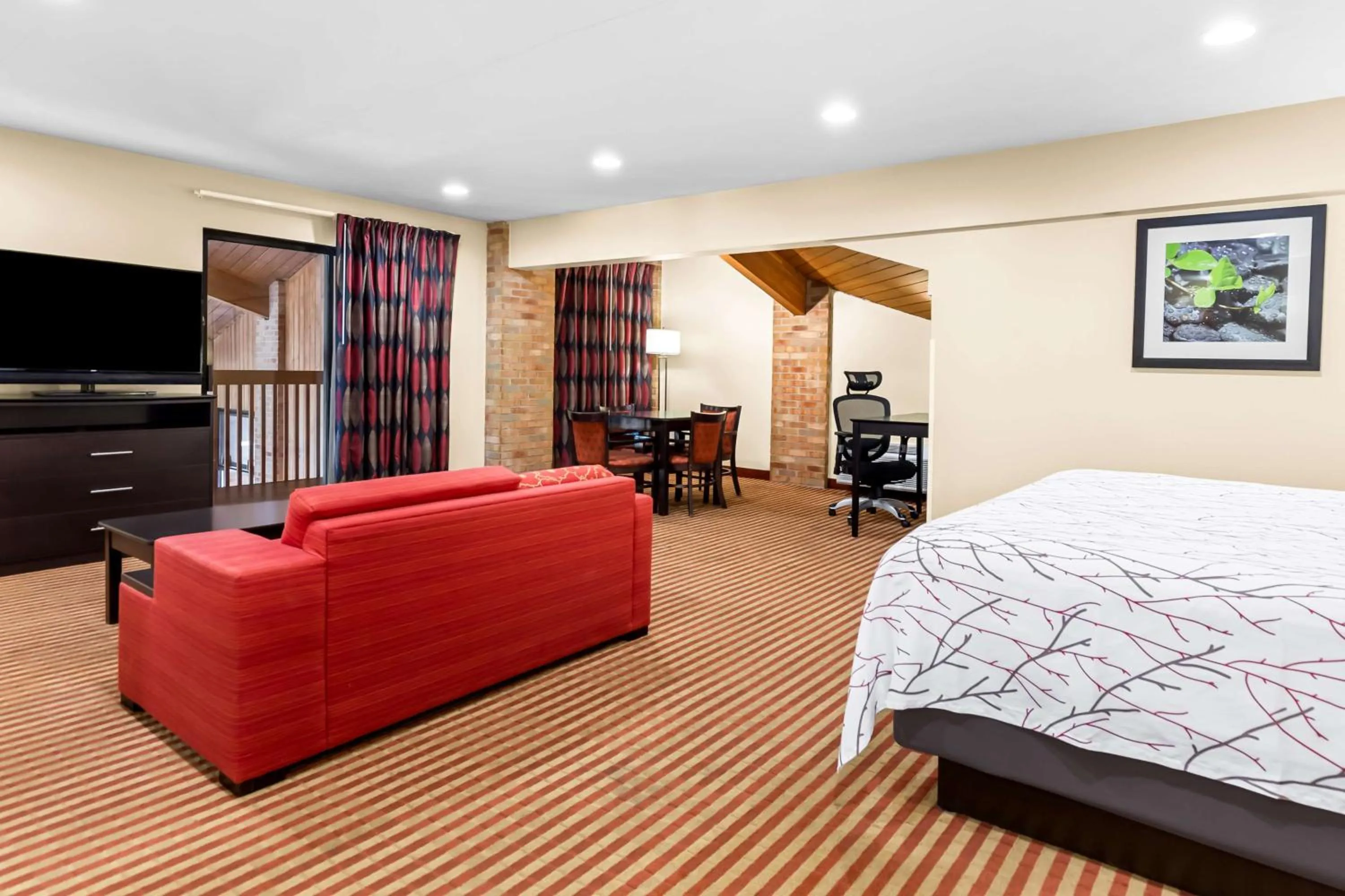 Photo of the whole room, Bed in Best Western Jacksonville Inn