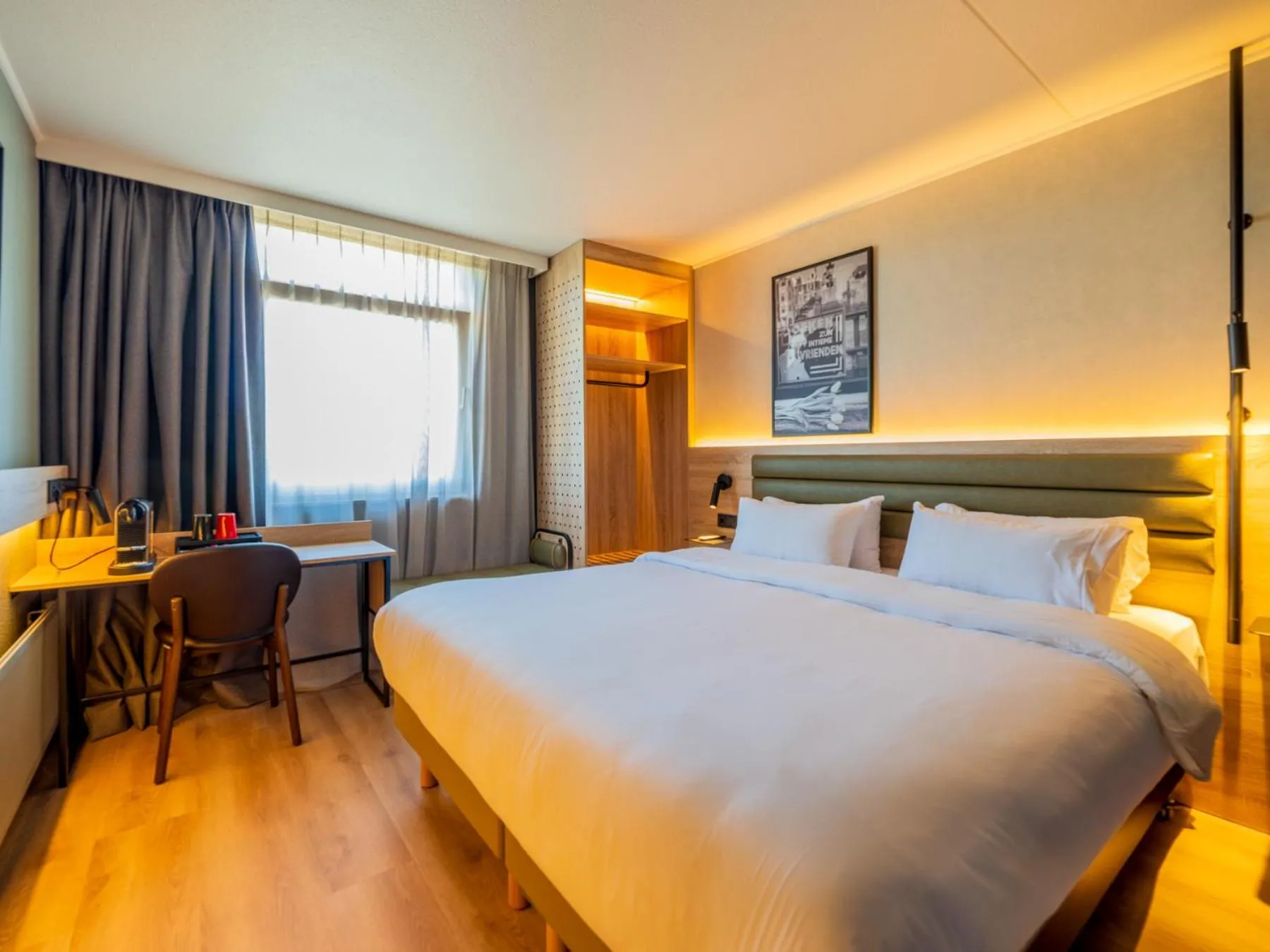 Bed in Campanile Hotel & Restaurant Breda