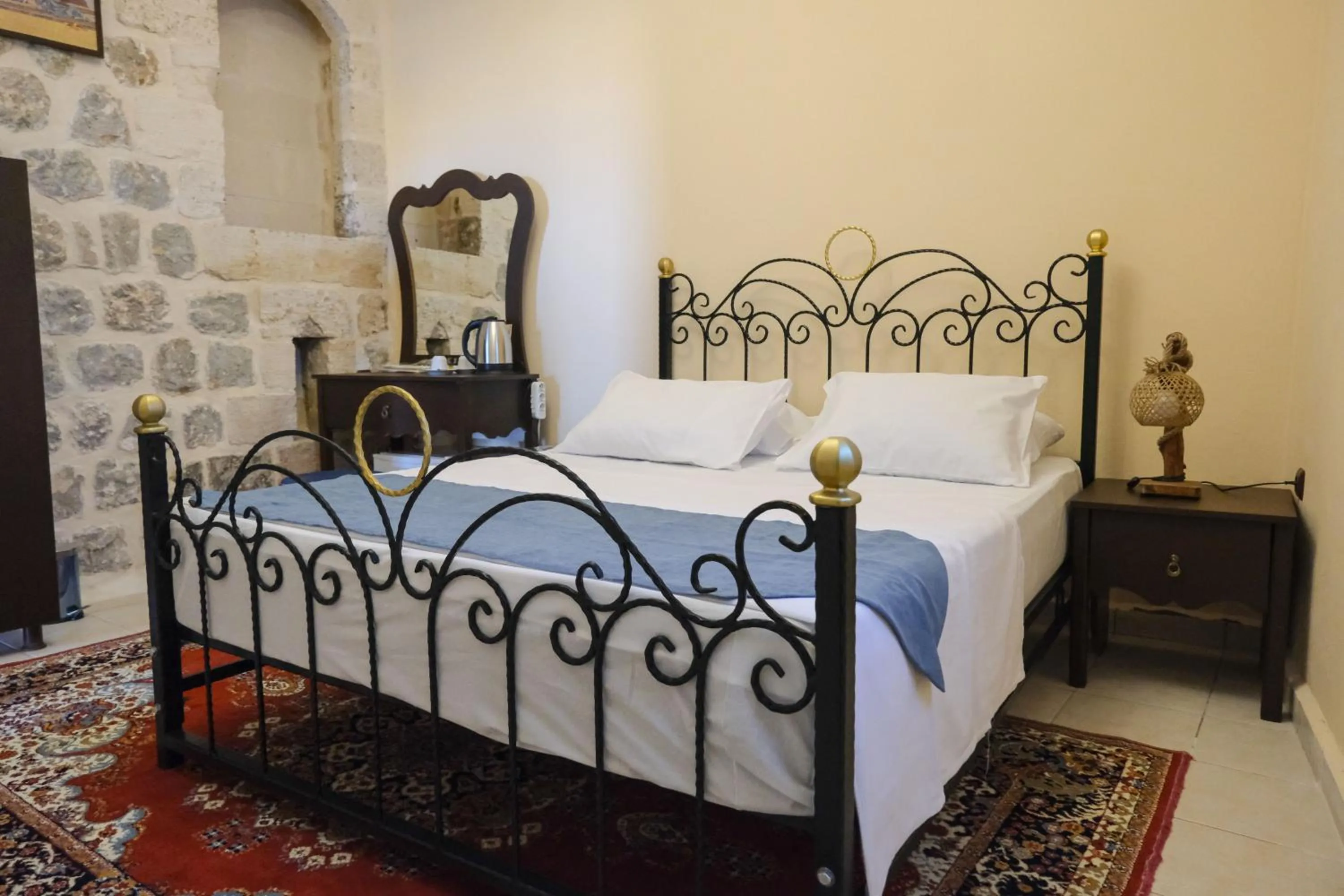 Bed in MİRSTONE TARİHİ KONAK
