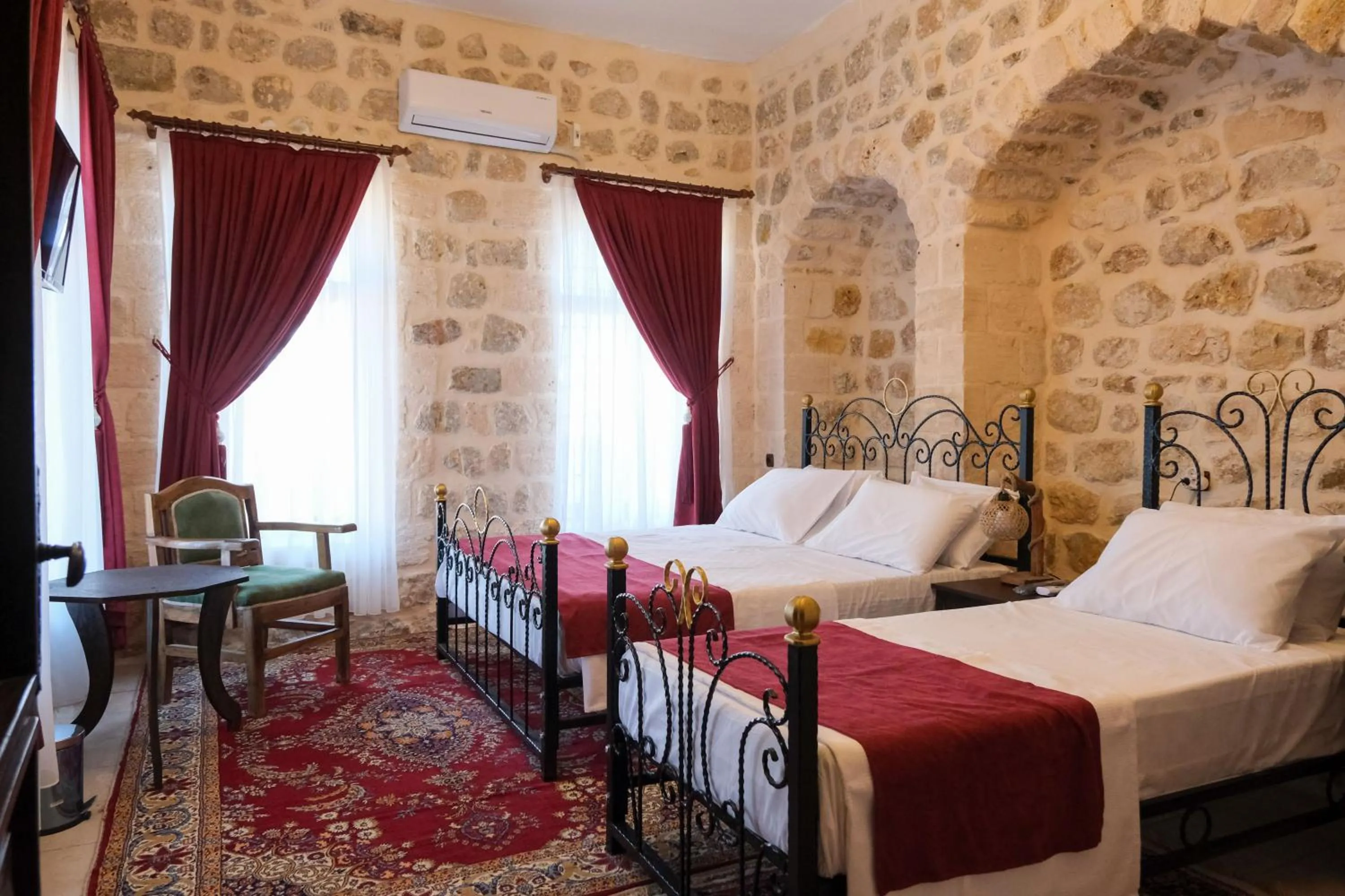 Bed in MİRSTONE TARİHİ KONAK