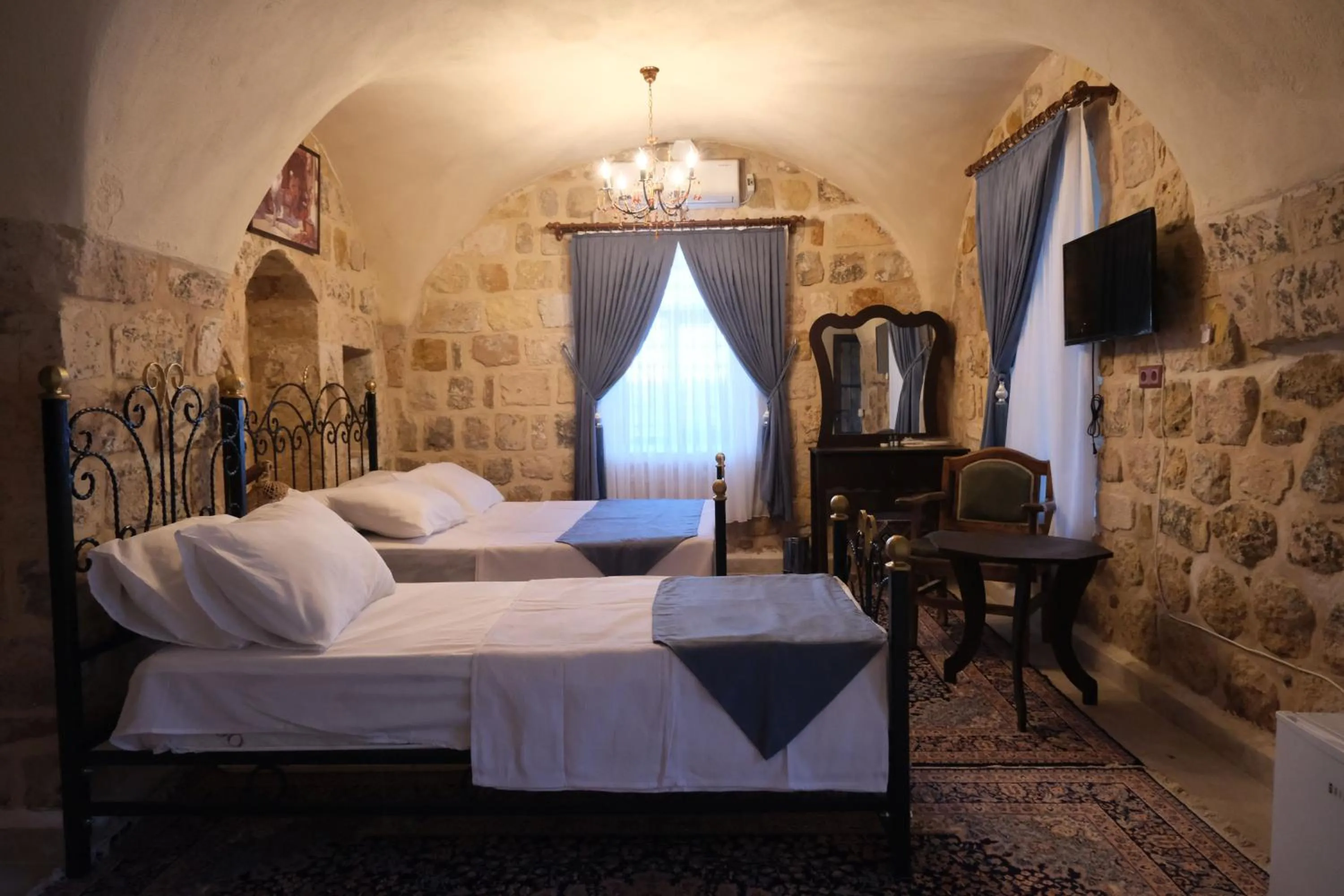 Bed in MİRSTONE TARİHİ KONAK