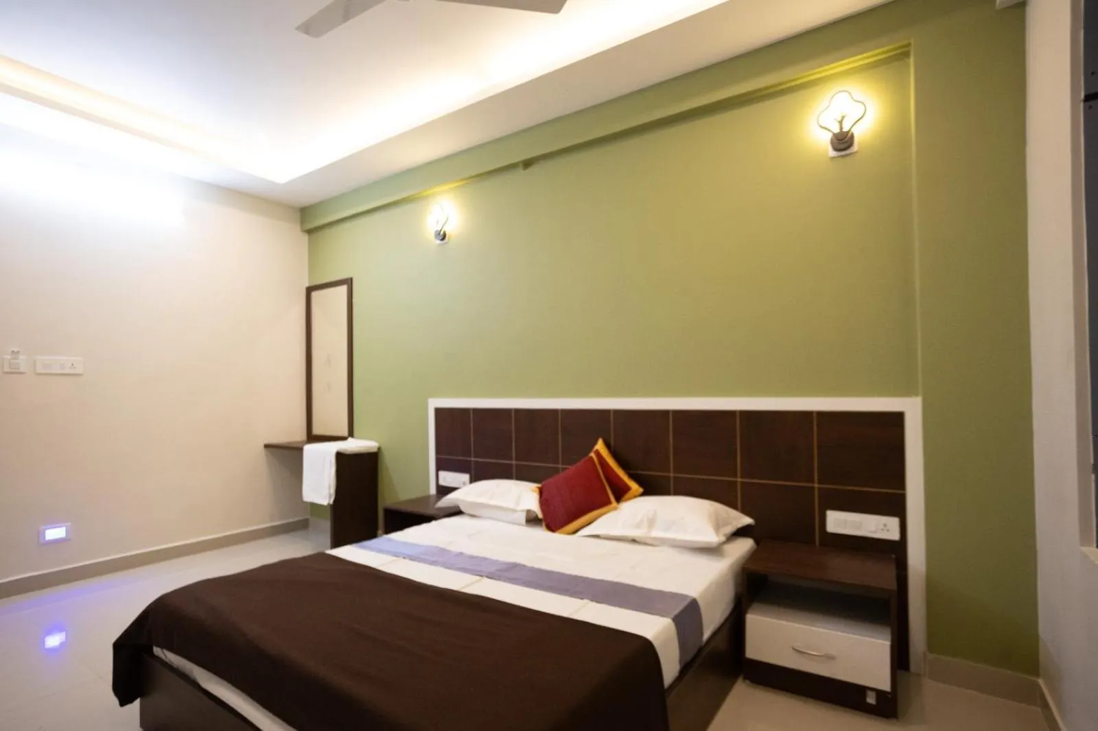 Bed in The Green Room Tourist Home