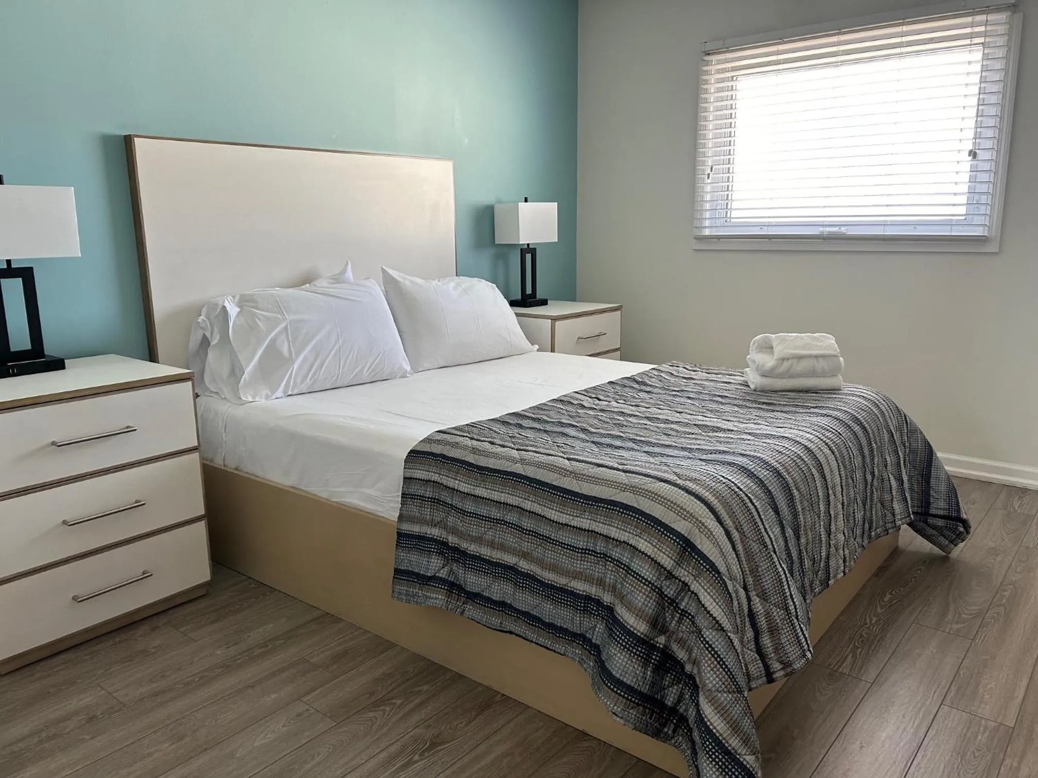 Bed in Esplanade Suites - A Sundance Vacations Property