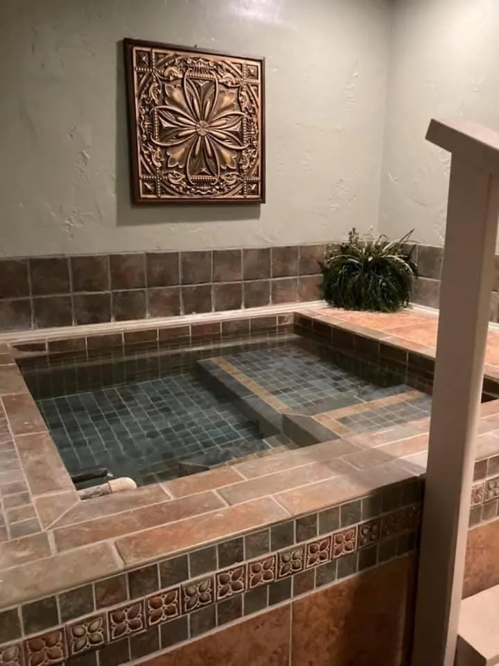 Hot Tub in Riverside Hot Springs Inn & Spa - Adults Only